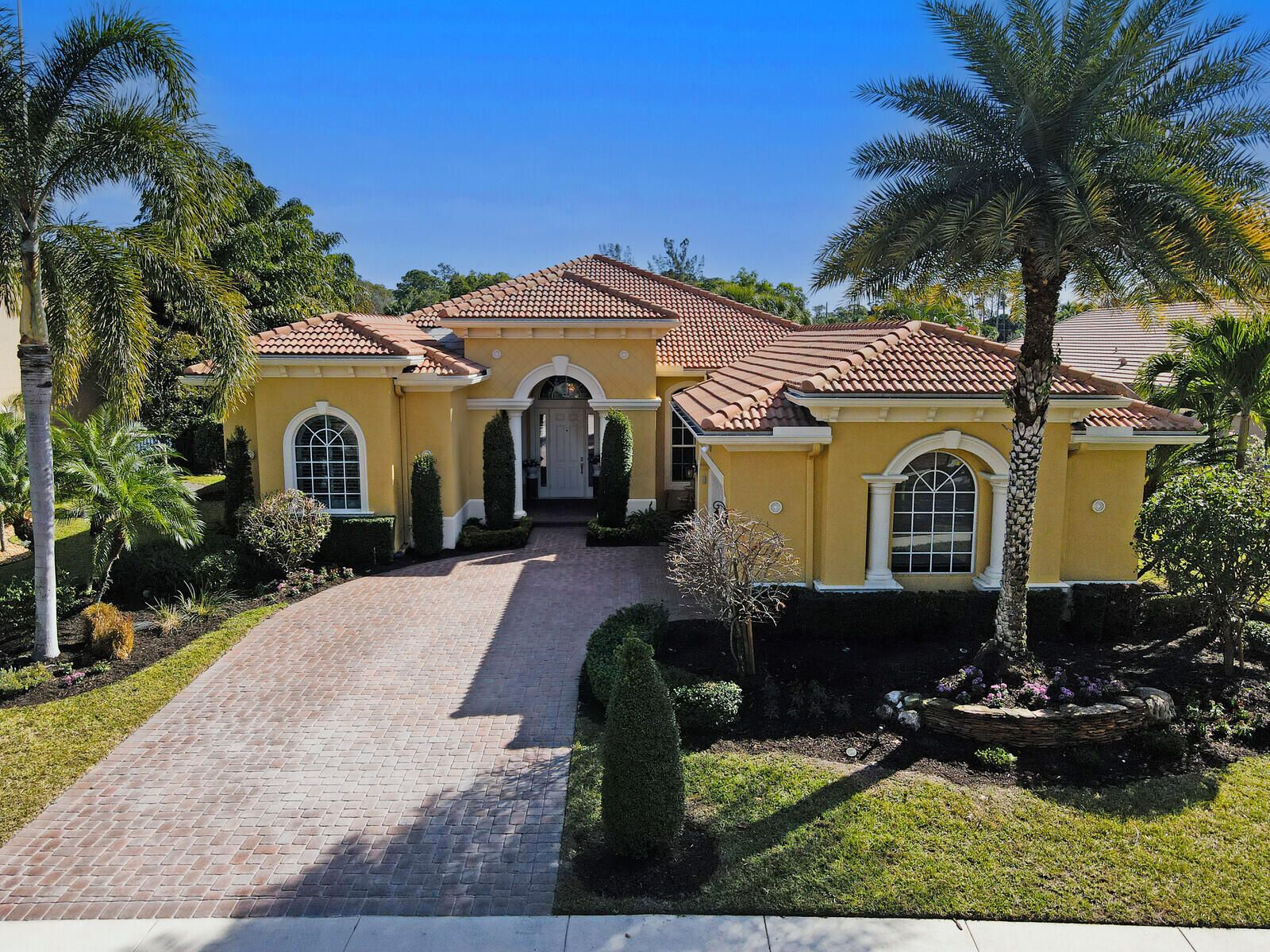 Properties 862 Edgebrook Lane