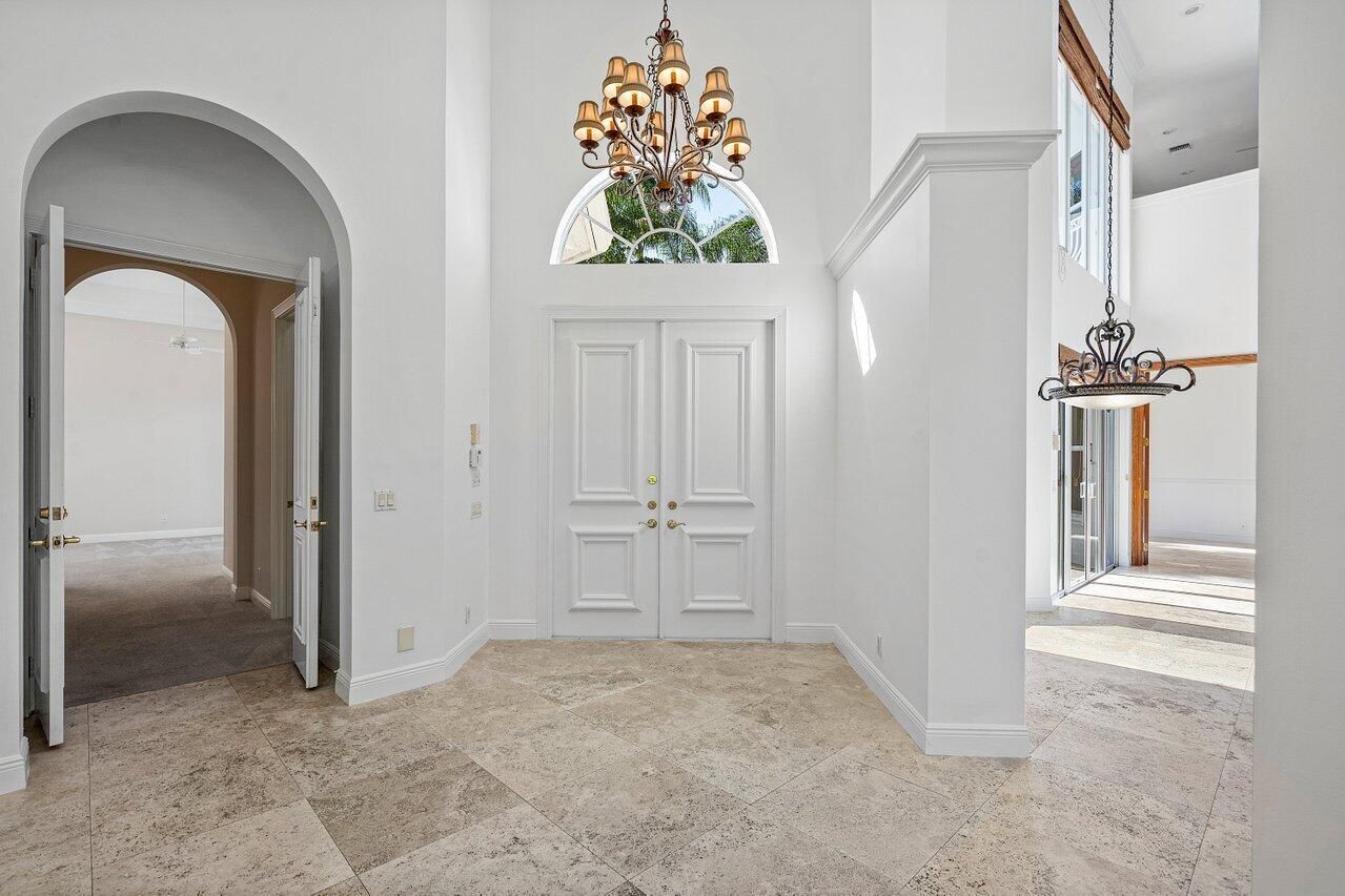 6894 Royal Orchid Circle