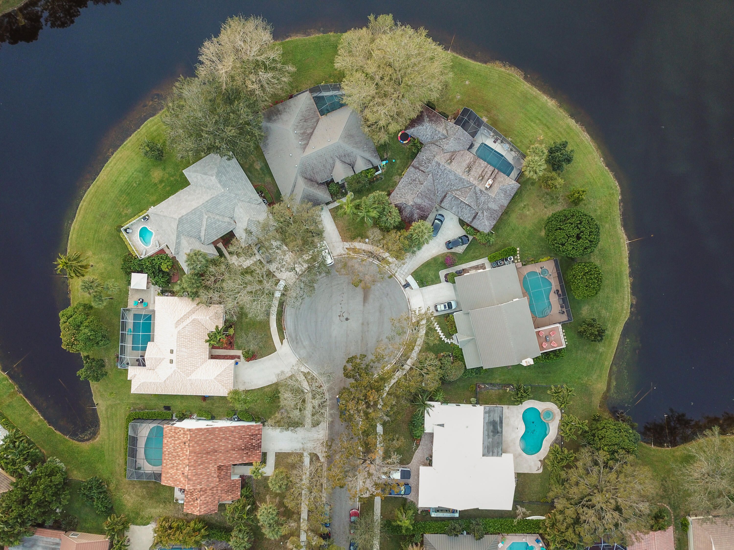 6544 Pineloch Court