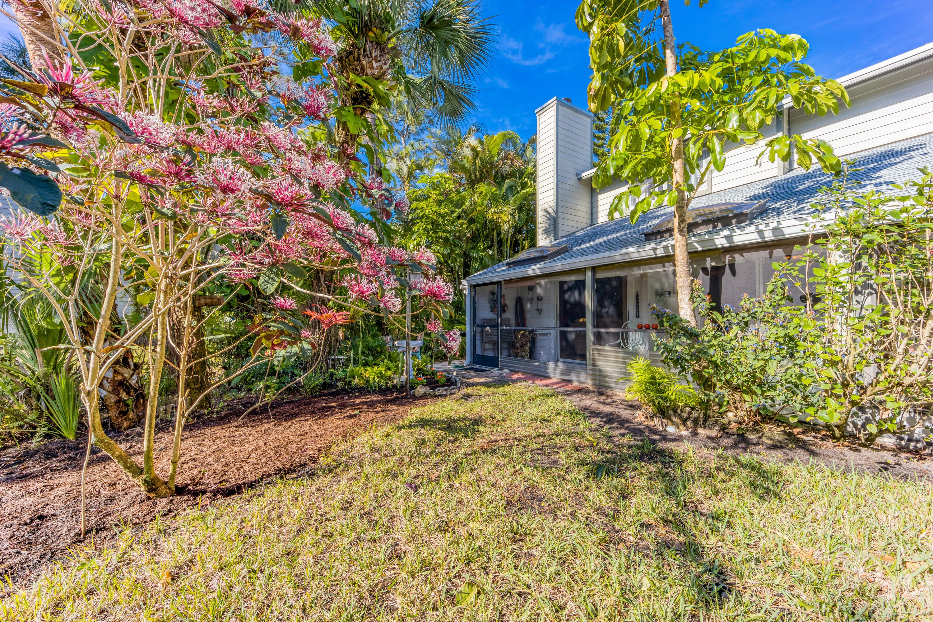 650 NE Wax Myrtle Way