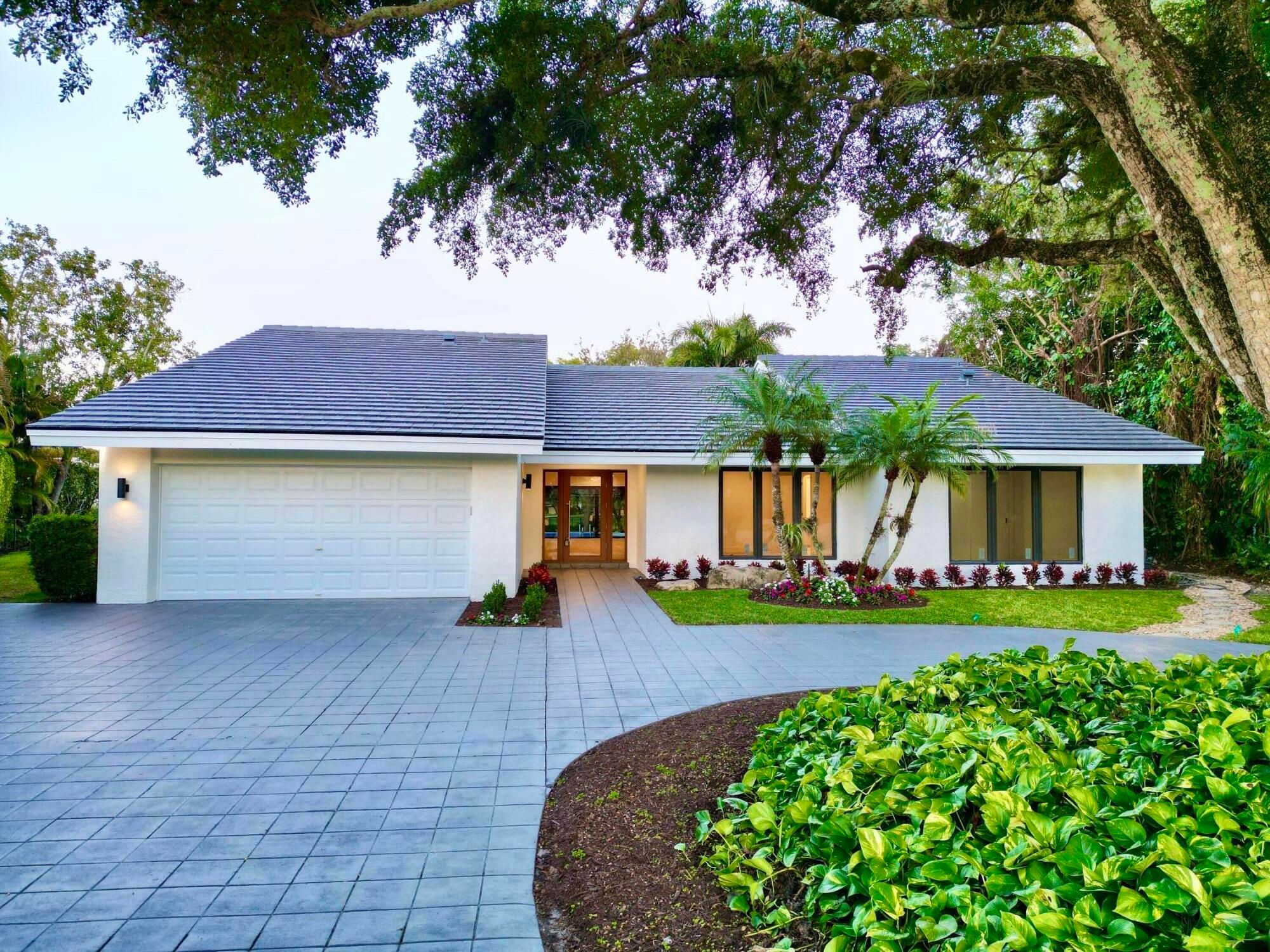 4315 Lakewood Drive
