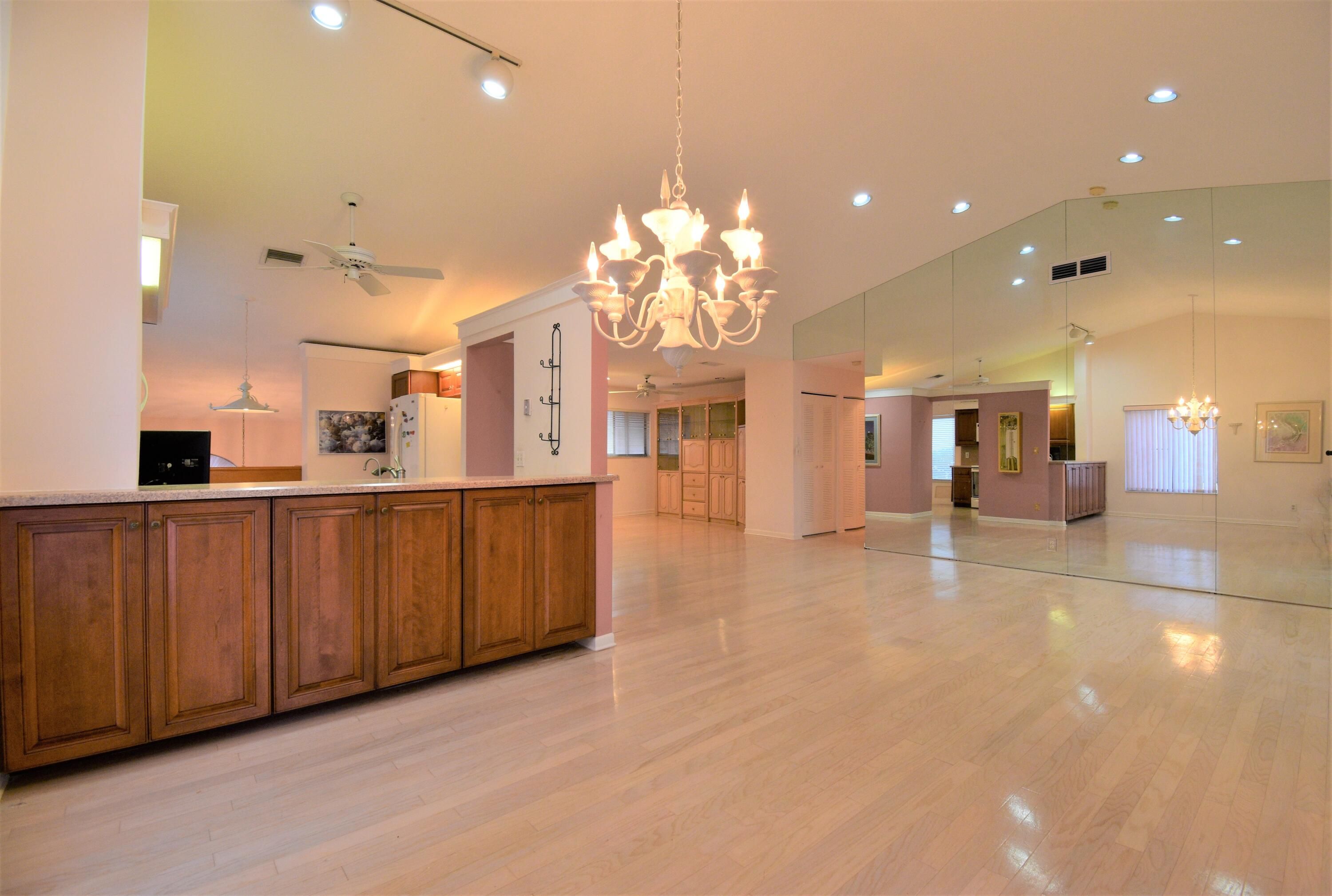 10773 Bahama Palm Way