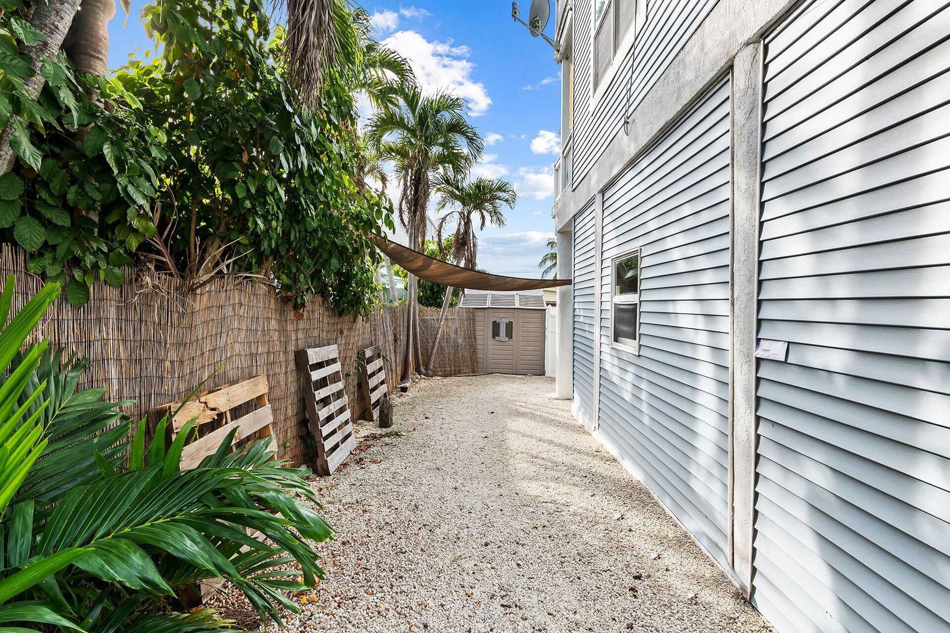 21 Mockingbird Road