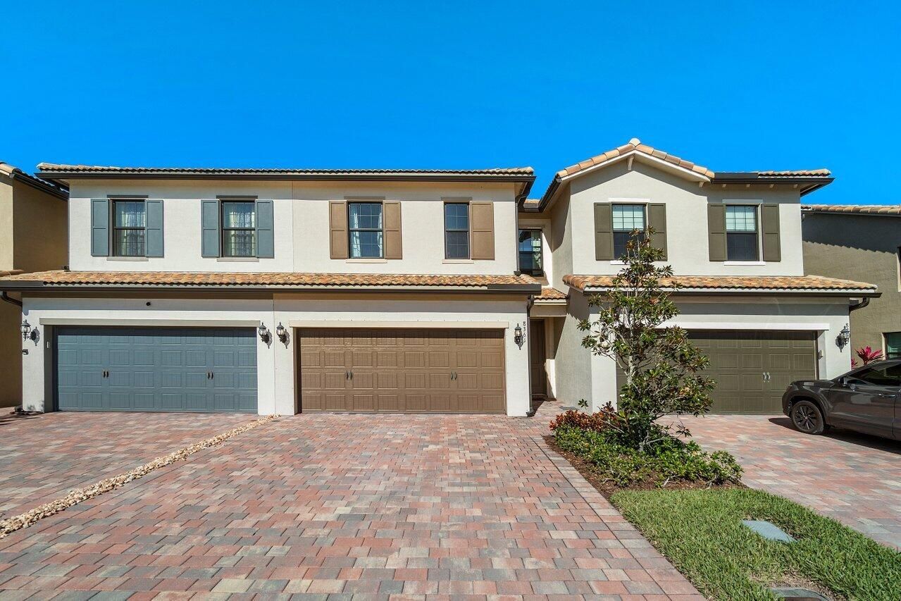 8361 Cinch Way