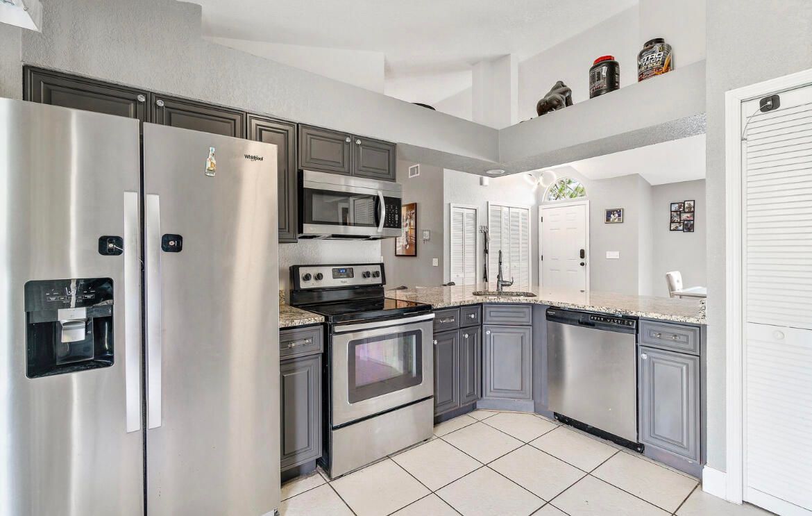 1482 SW Jacksonville Avenue