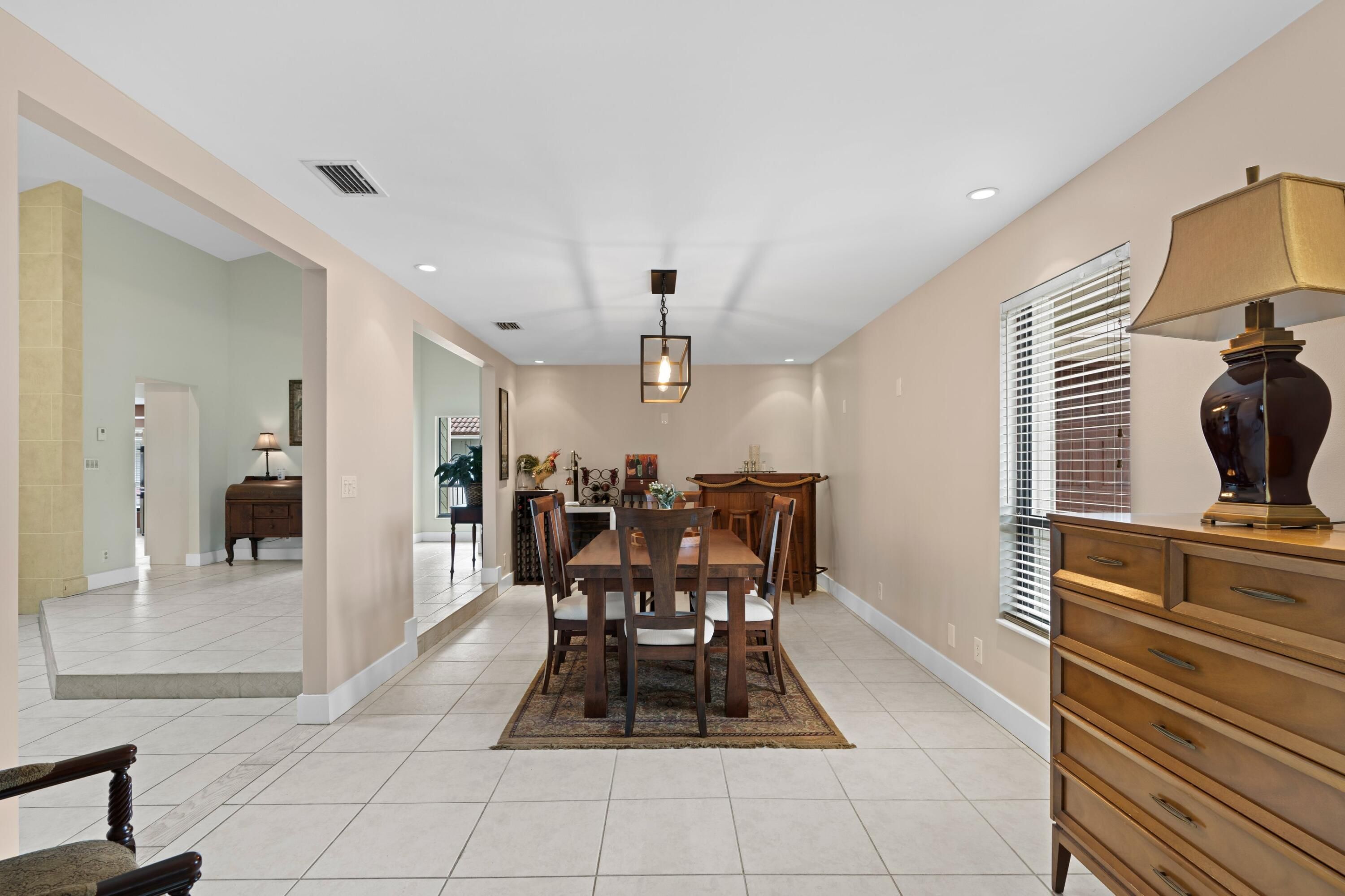 20 Cambria E Road