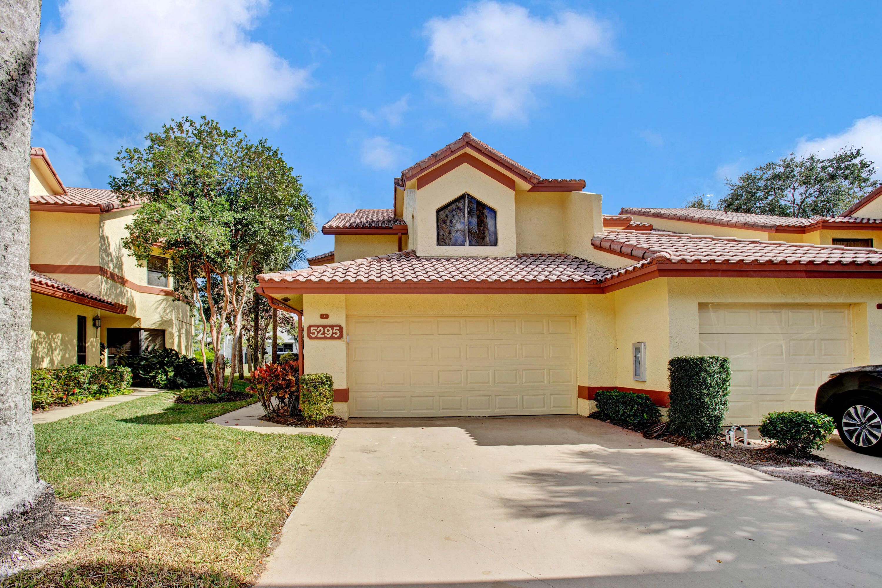 5295 10th Fairway Drive