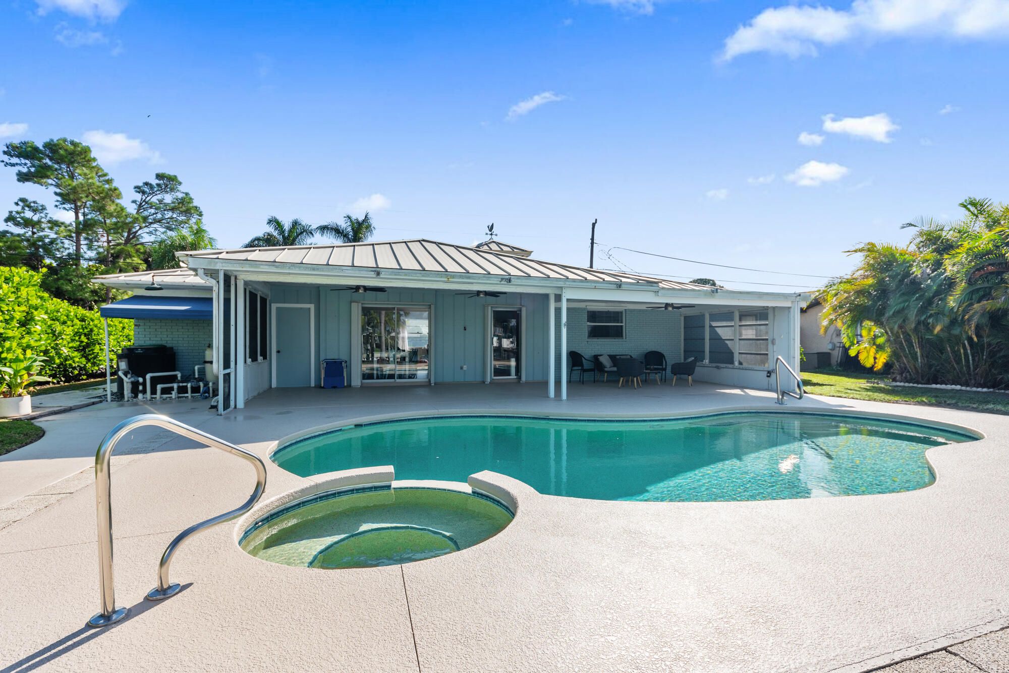 1389 SW Dyer Point Road