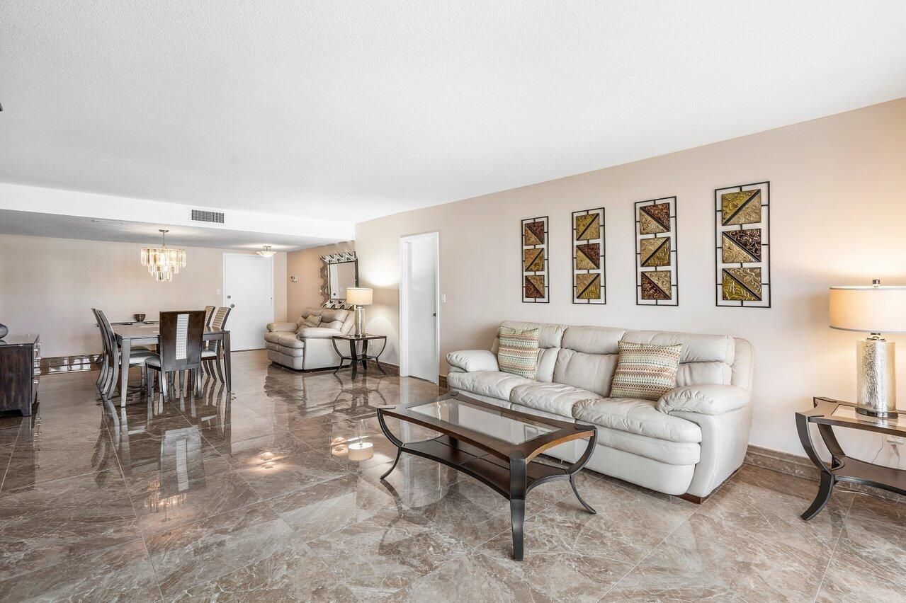 2773 S Ocean 3150 Boulevard
