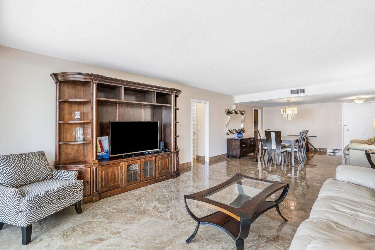 2773 S Ocean 3150 Boulevard