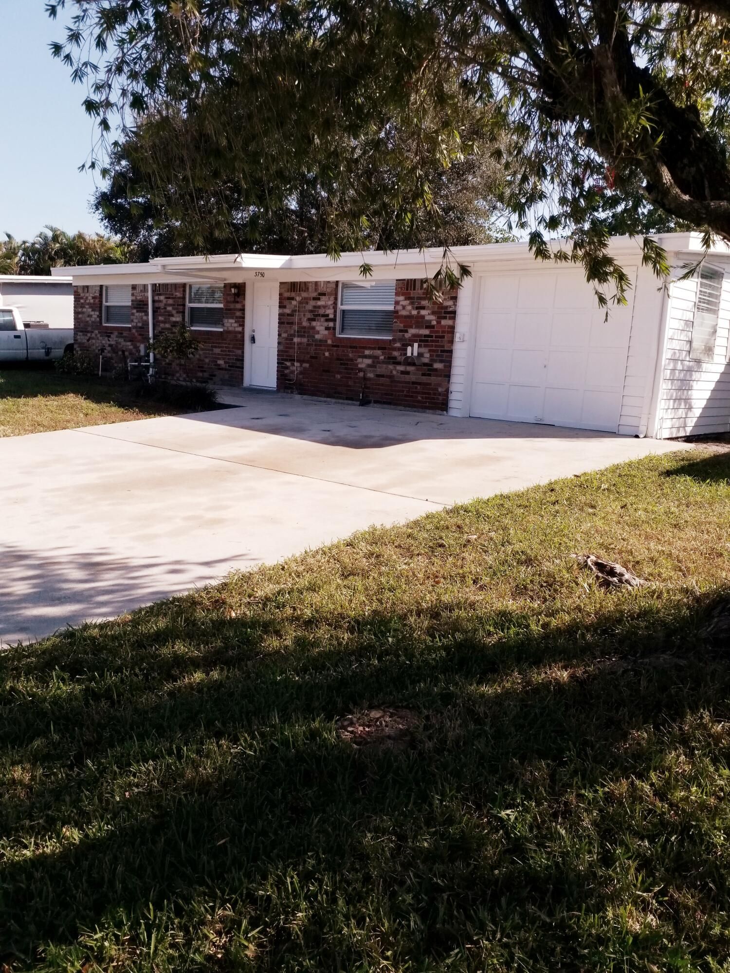 3750 Everglades Road