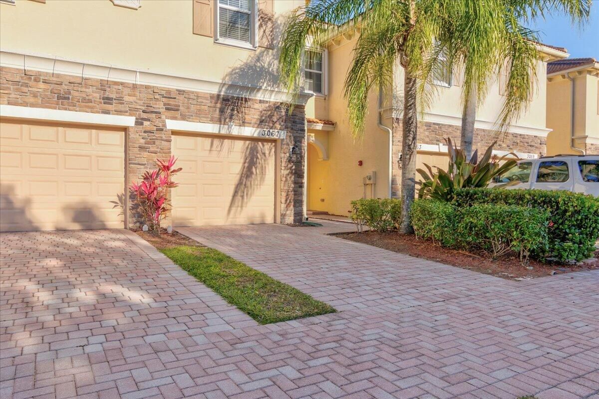 3067 SW Otter Lane