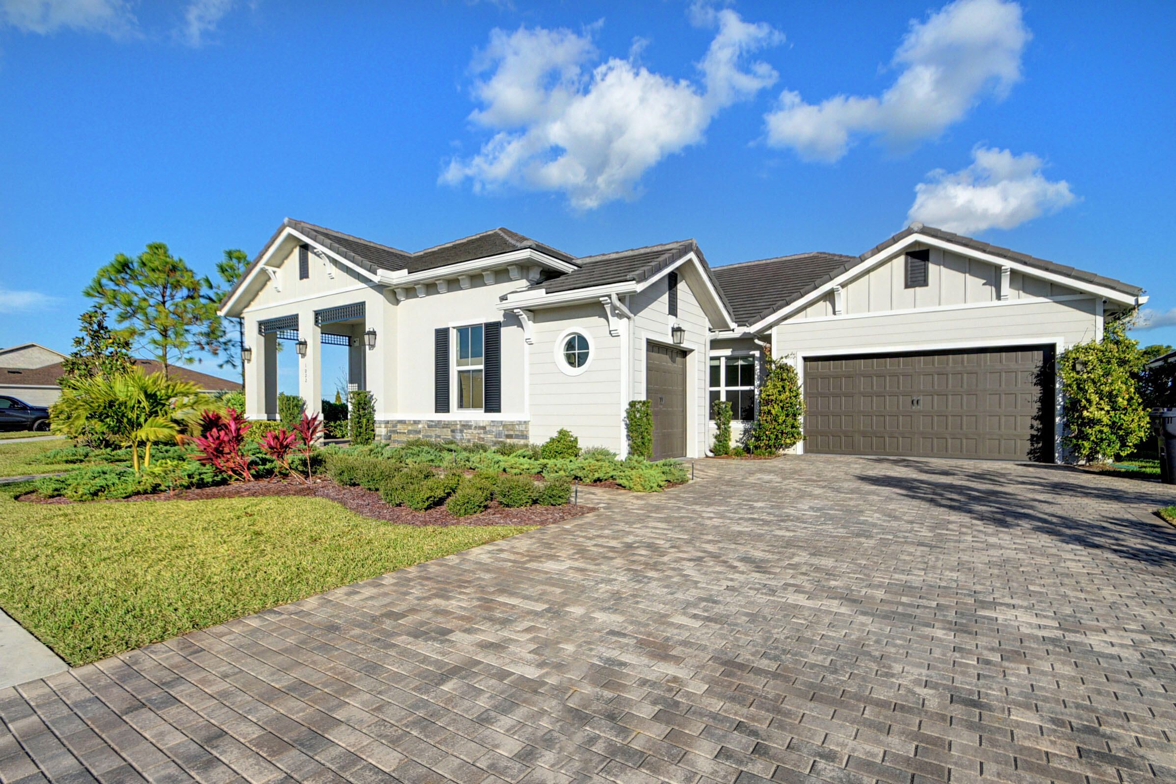 Properties 1022 Castaway Court