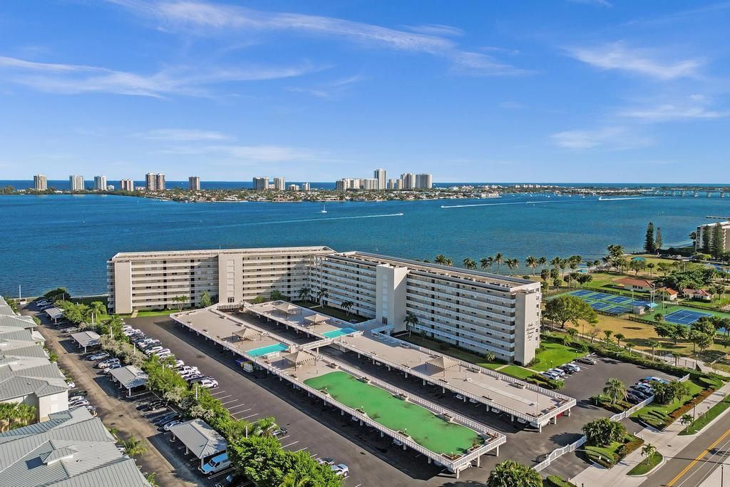801 Lake Shore Drive