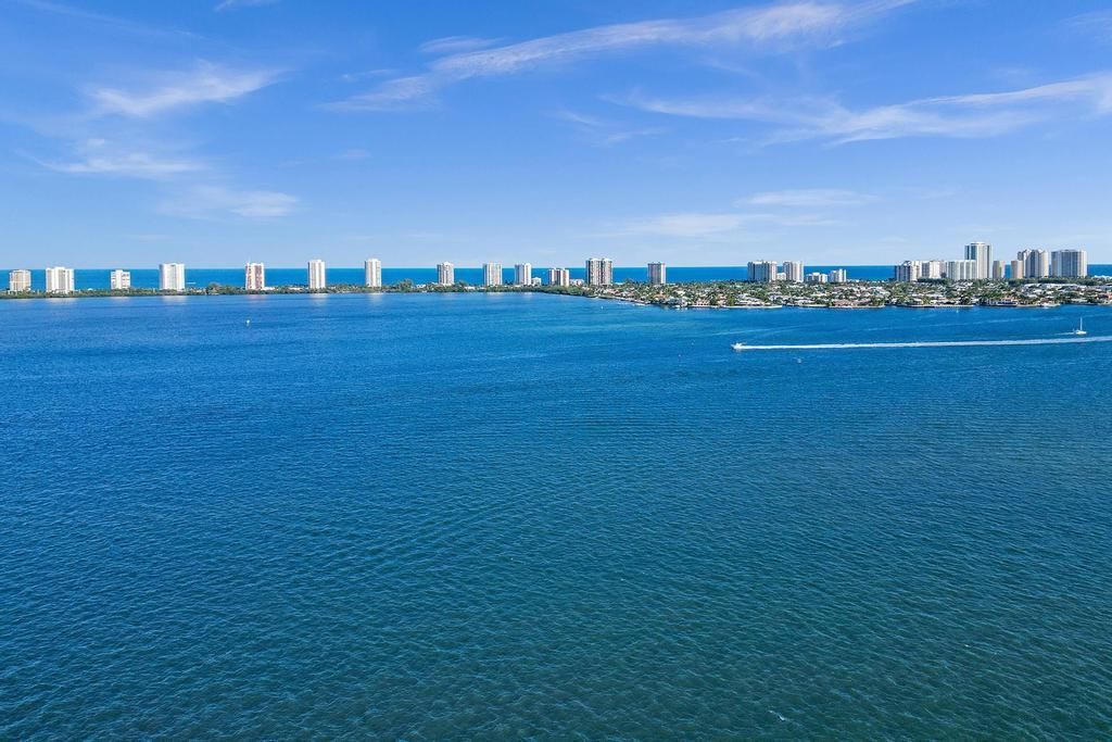 801 Lake Shore Drive