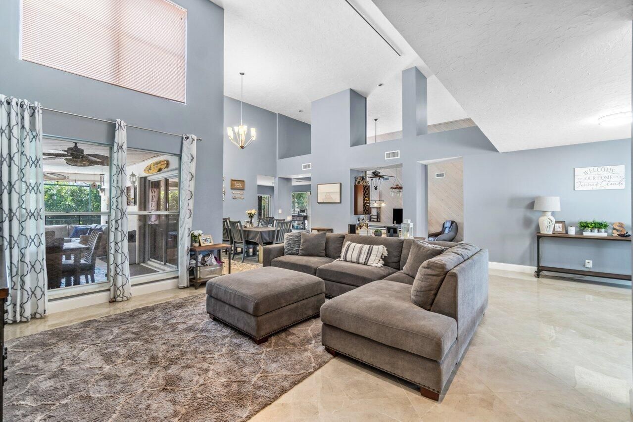 2071 Greenview Cove Drive