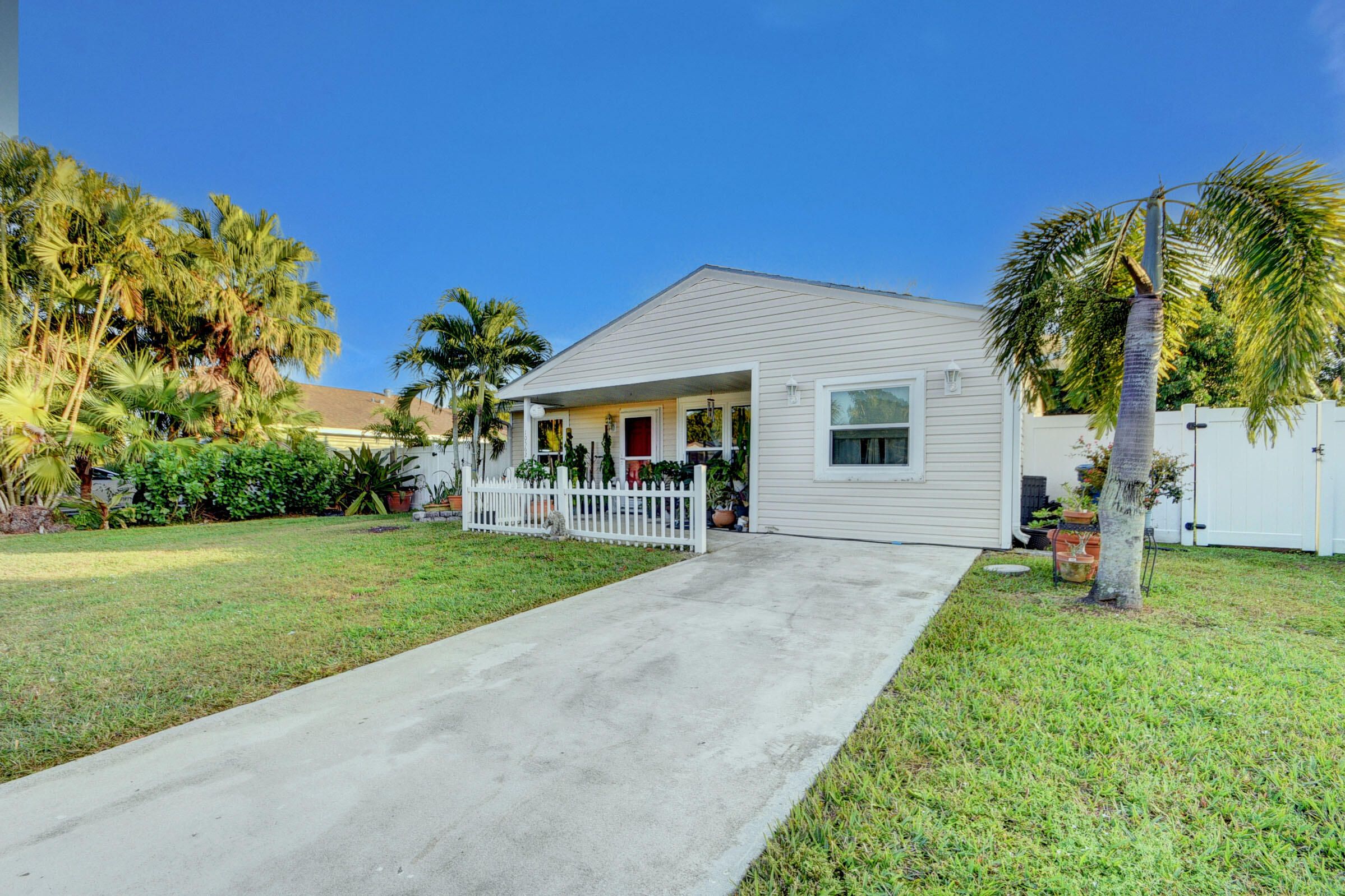 Properties 10562 Fascination Lane