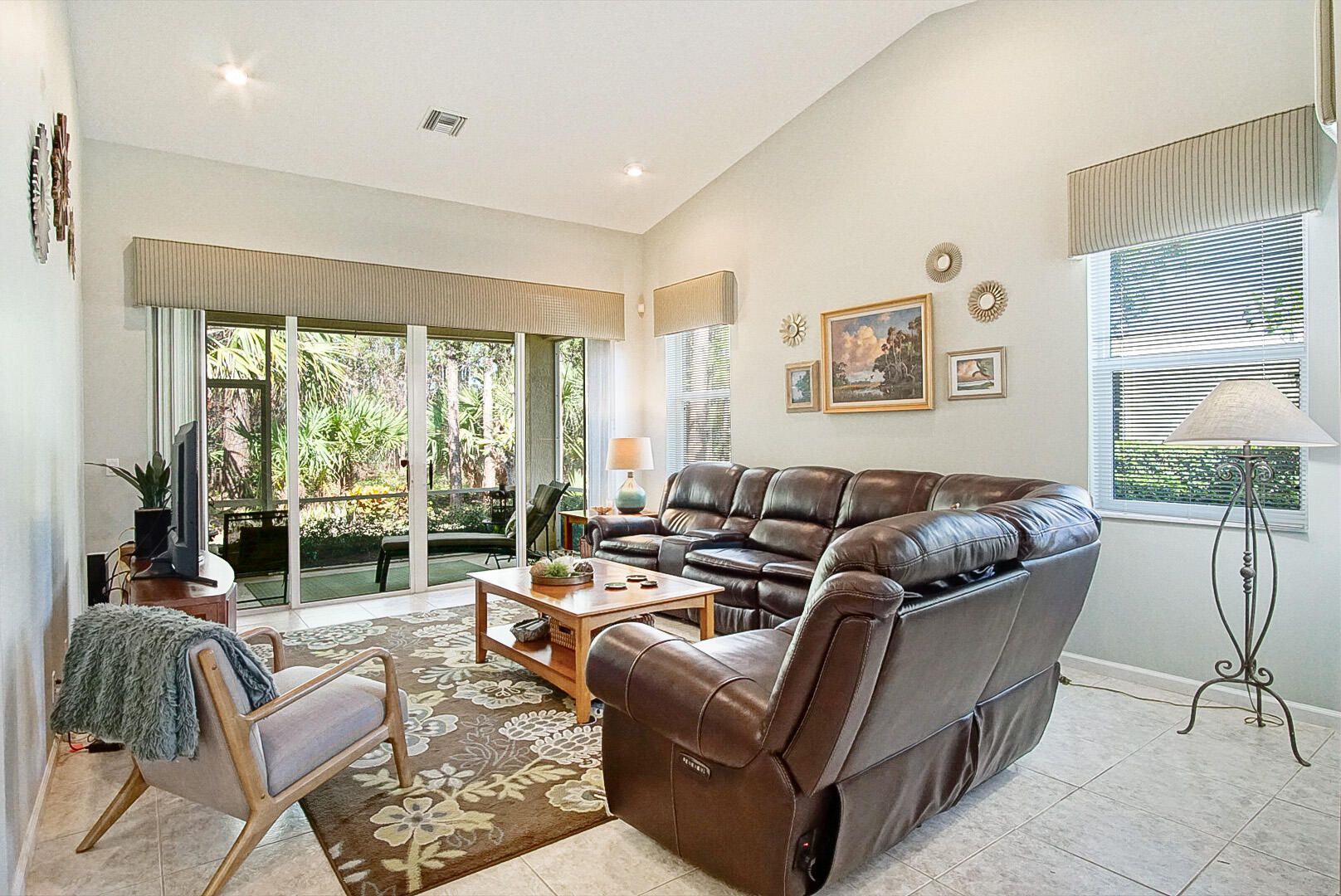 9300 Wentworth Lane