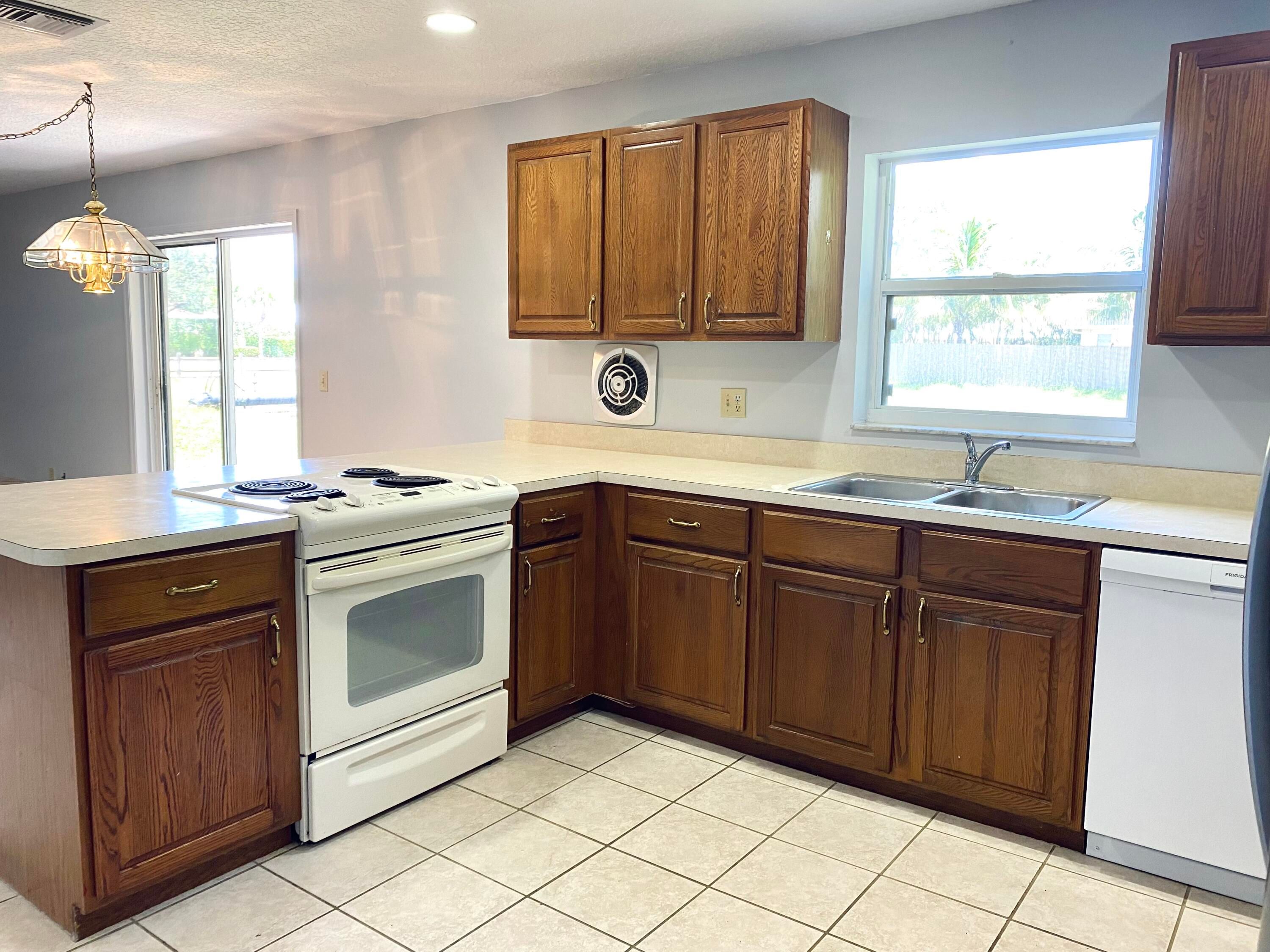 Properties 1056 Staghorn Street