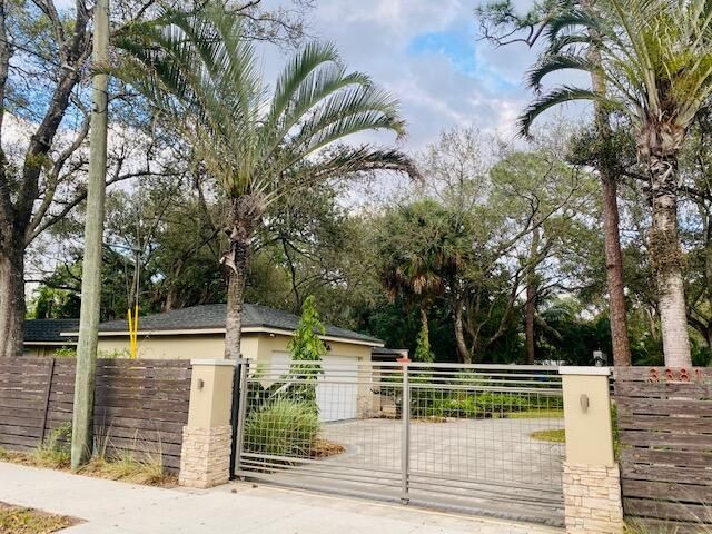 3381 Riverland Road