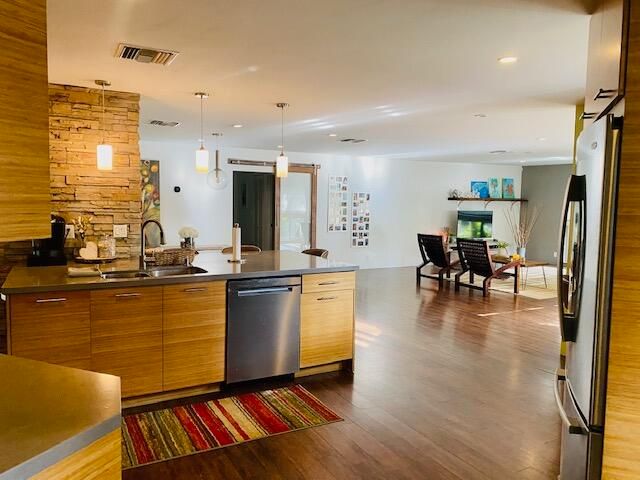 3381 Riverland Road