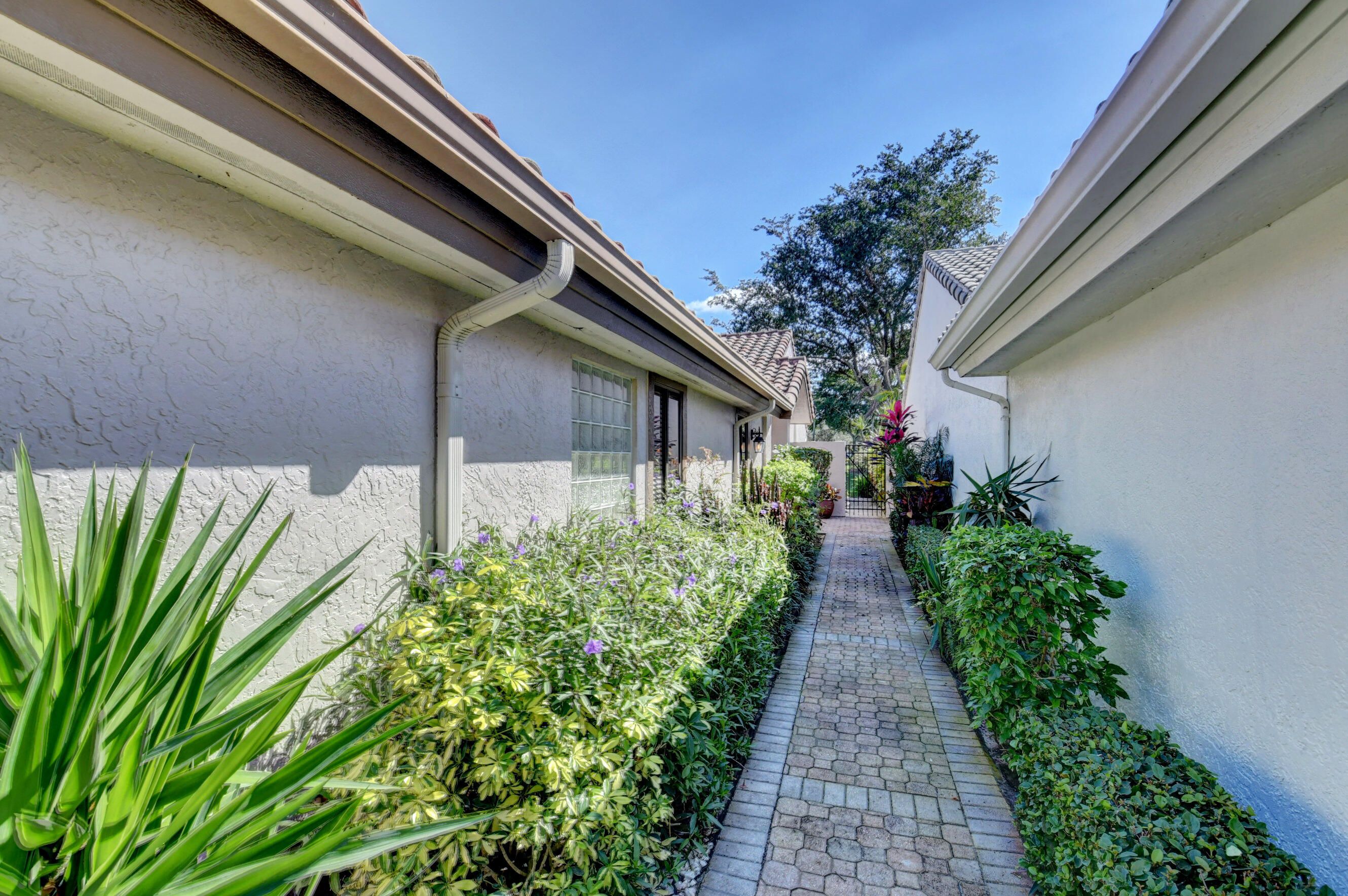 7538 Glendevon Lane