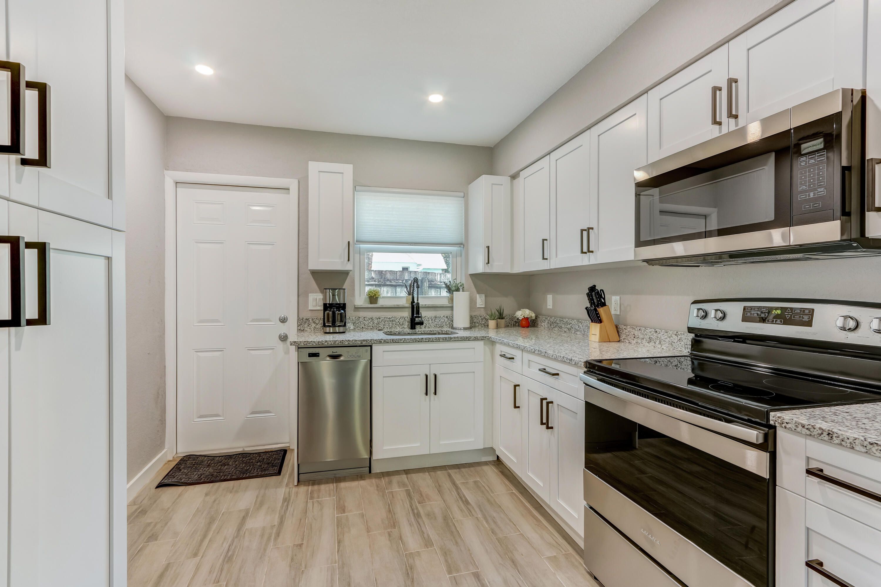 262 NE 12th Street