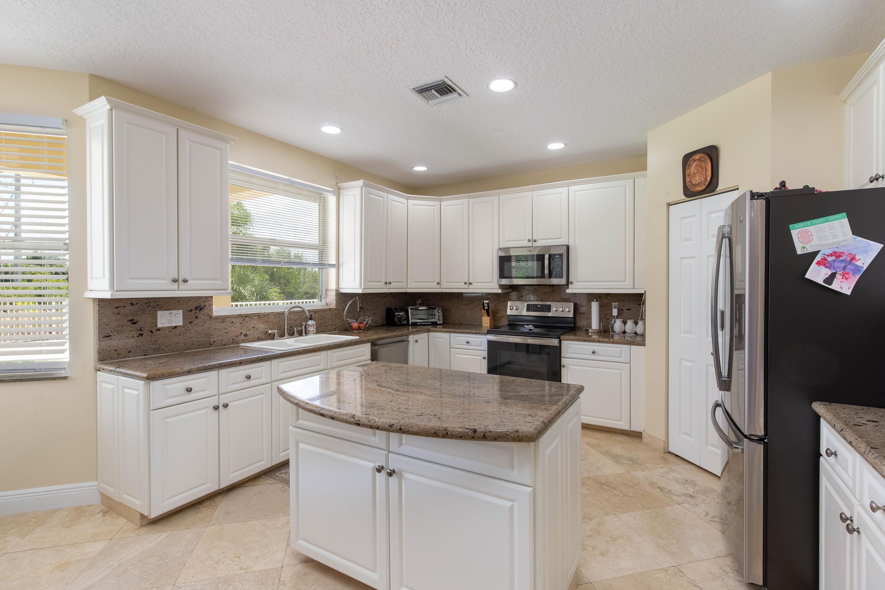Properties 11075 Narragansett Bay Court
