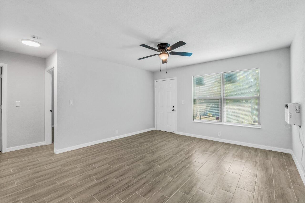 1122 W 28th Street