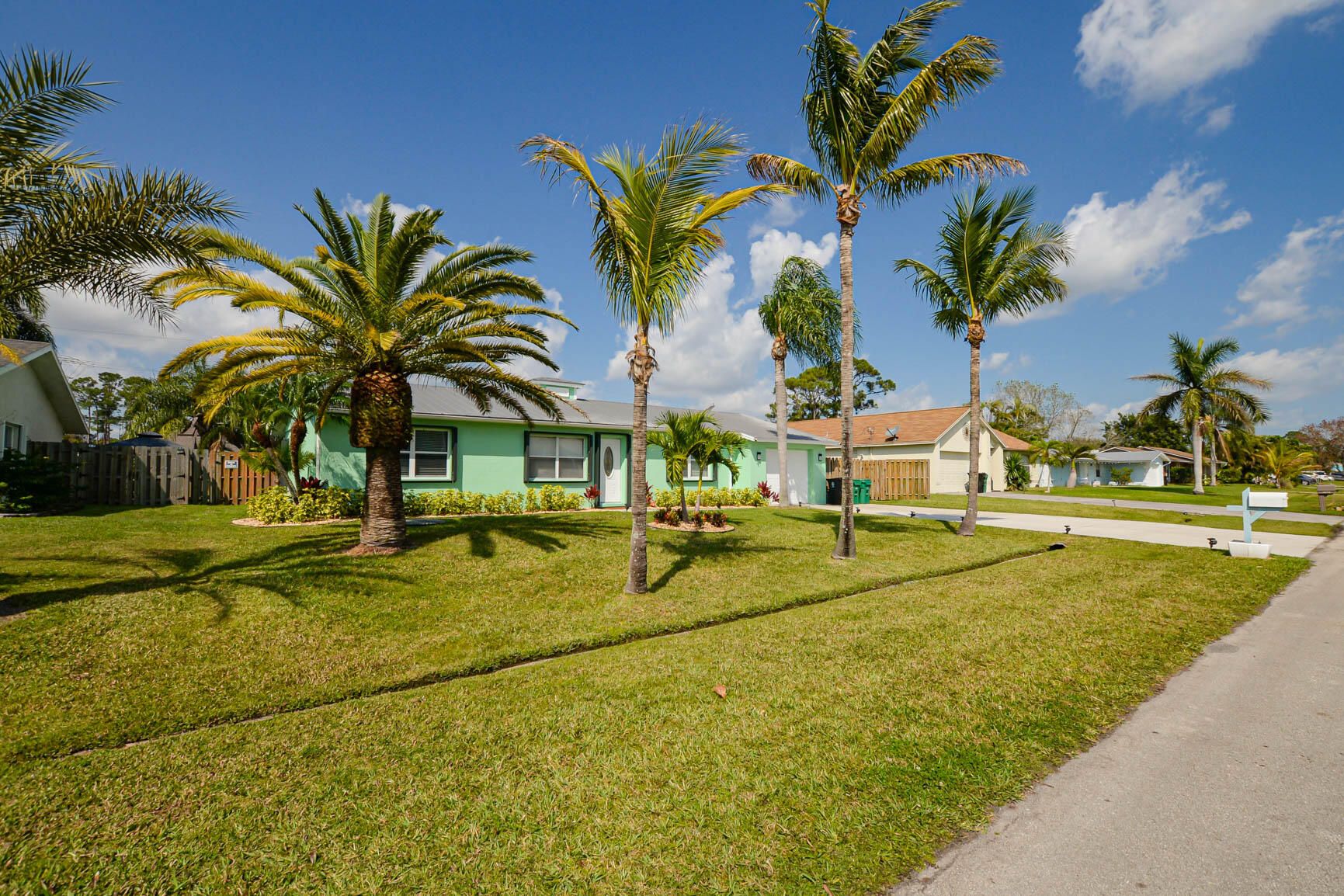 1682 SE Mistletoe Street