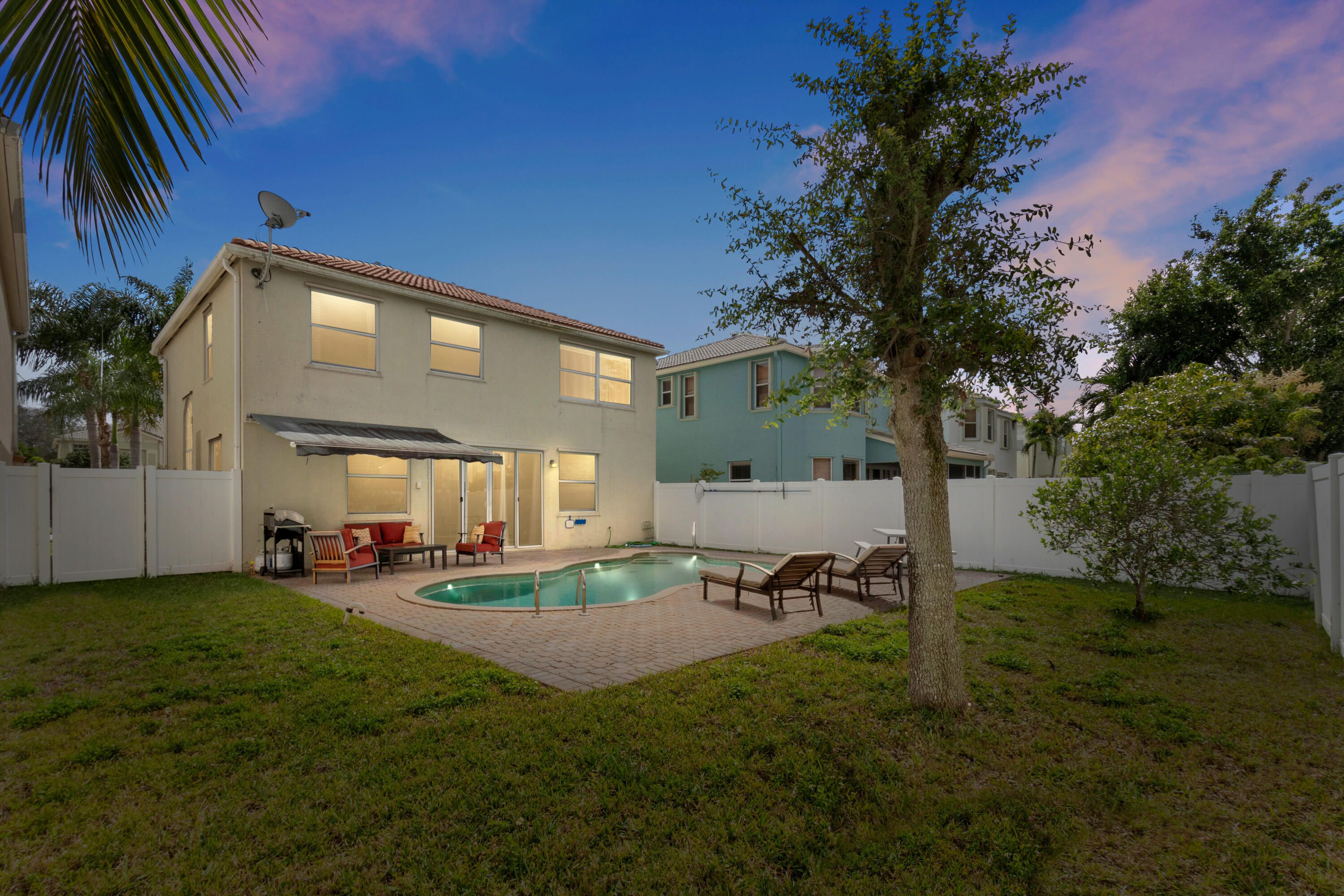 Properties 9112 Dupont Place