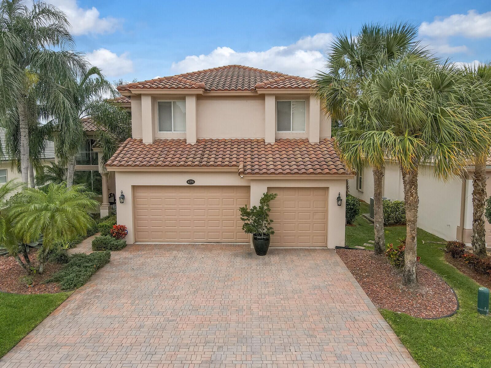 Properties 4391 Mariners Cove Drive