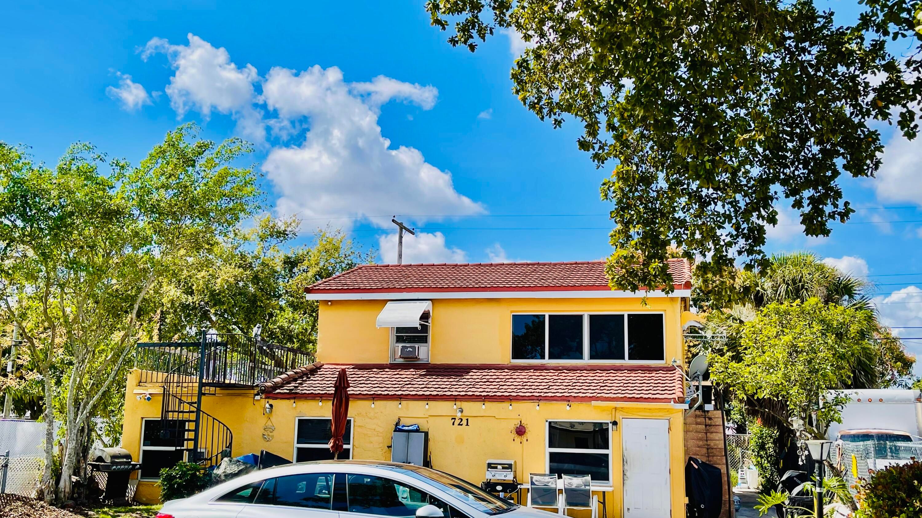721 N Dixie Highway