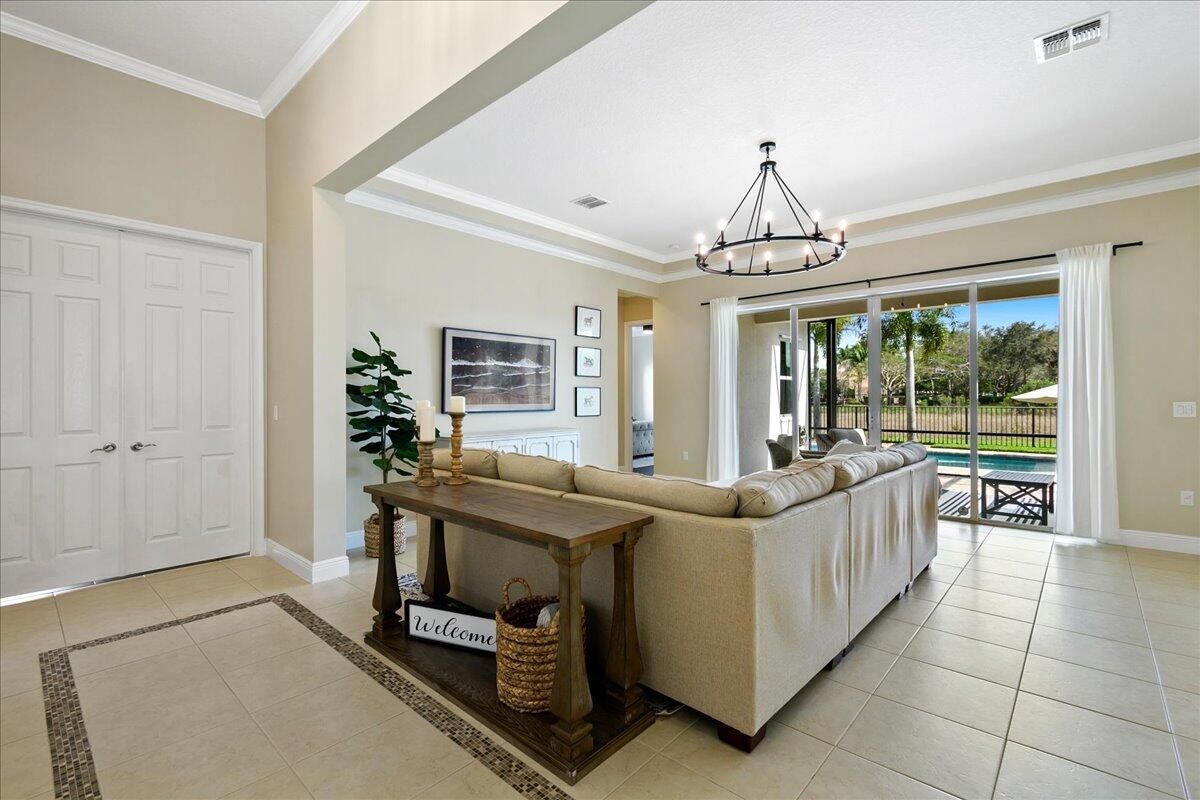 2433 Bellarosa Circle
