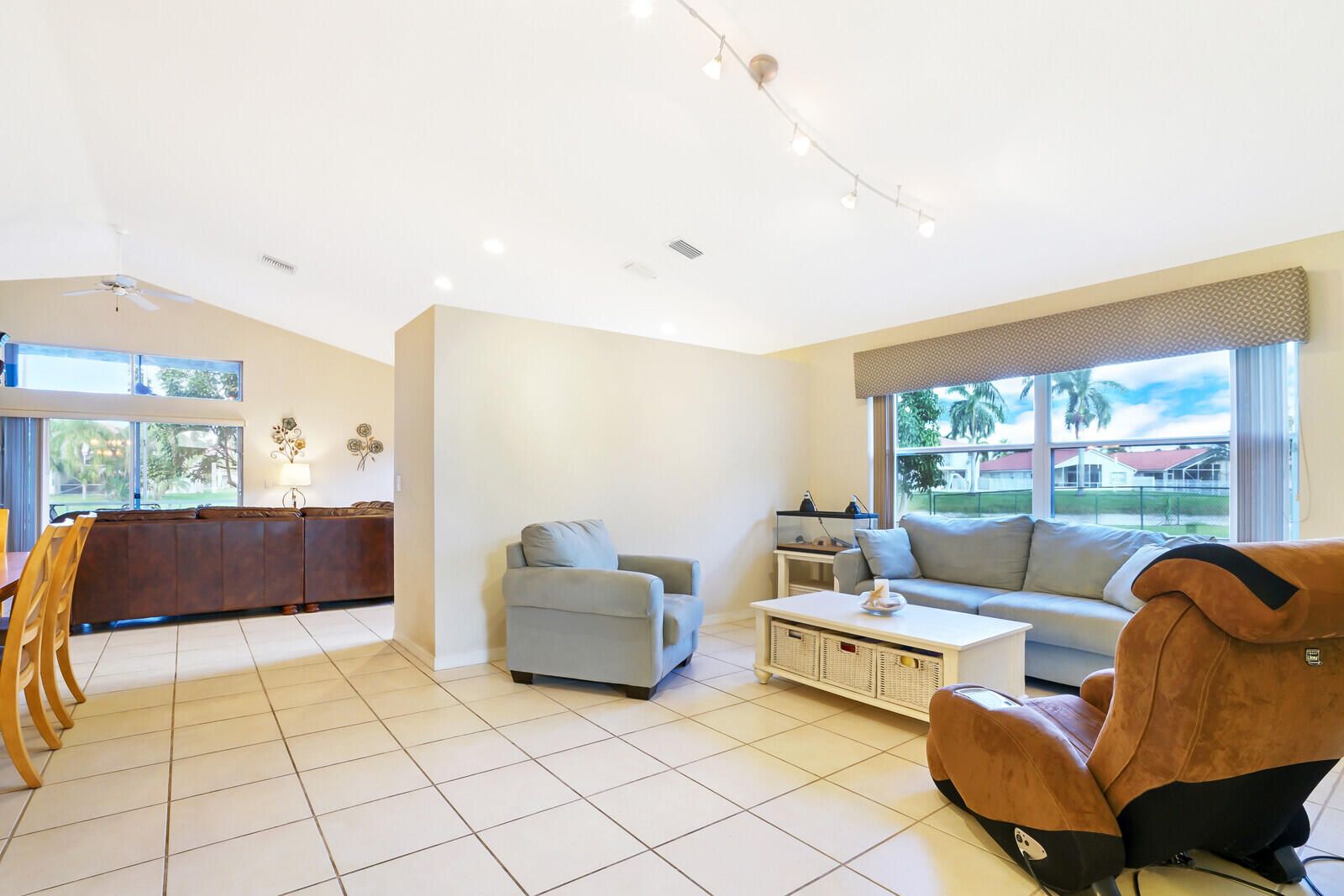 Properties 3717 Pelican Bay Court