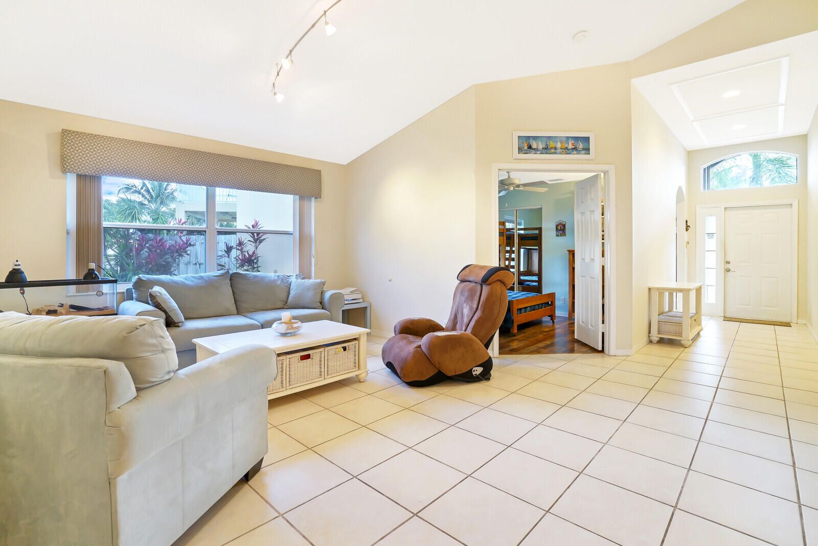 Properties 3717 Pelican Bay Court