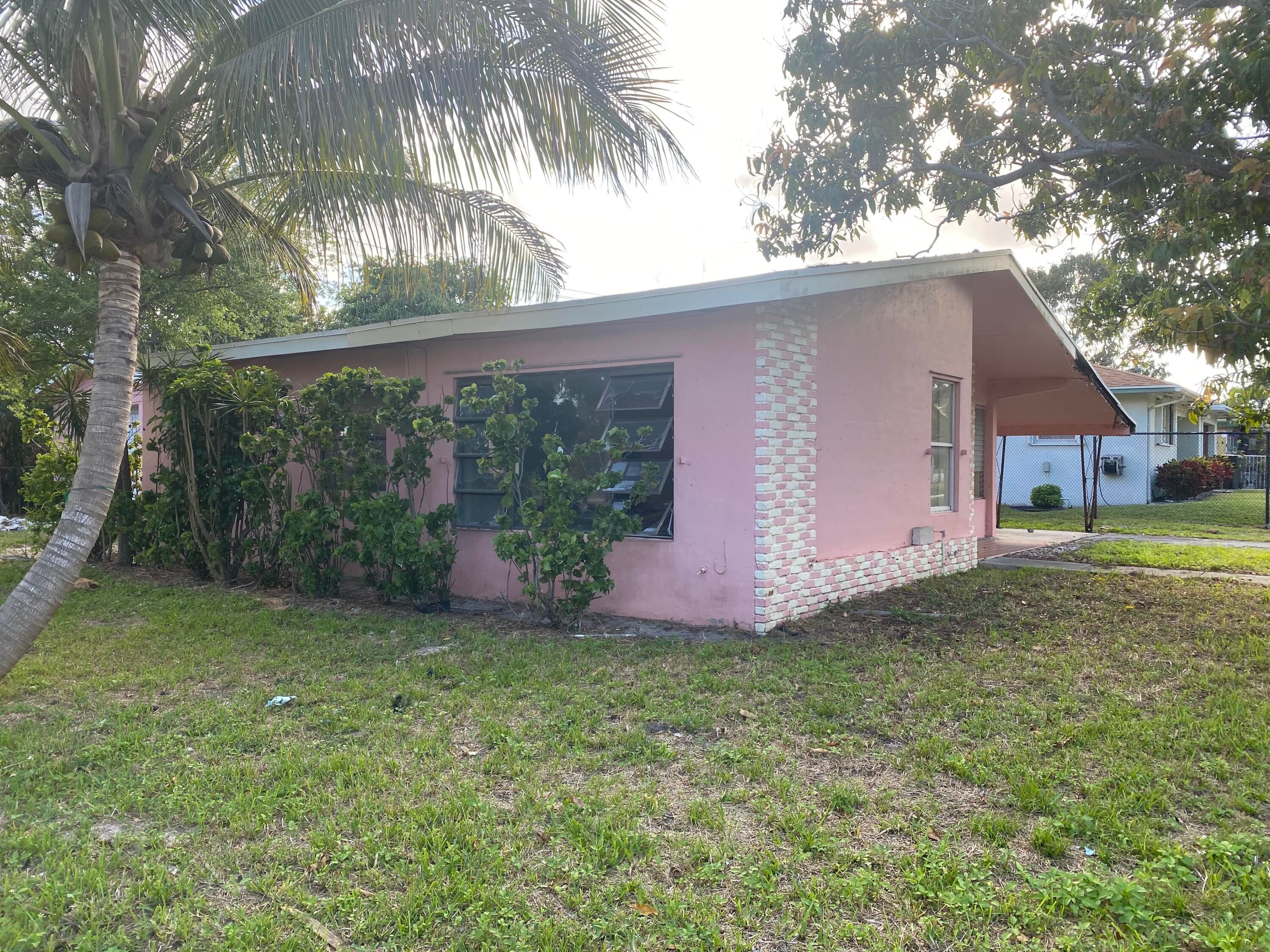 4 SW 8th Court