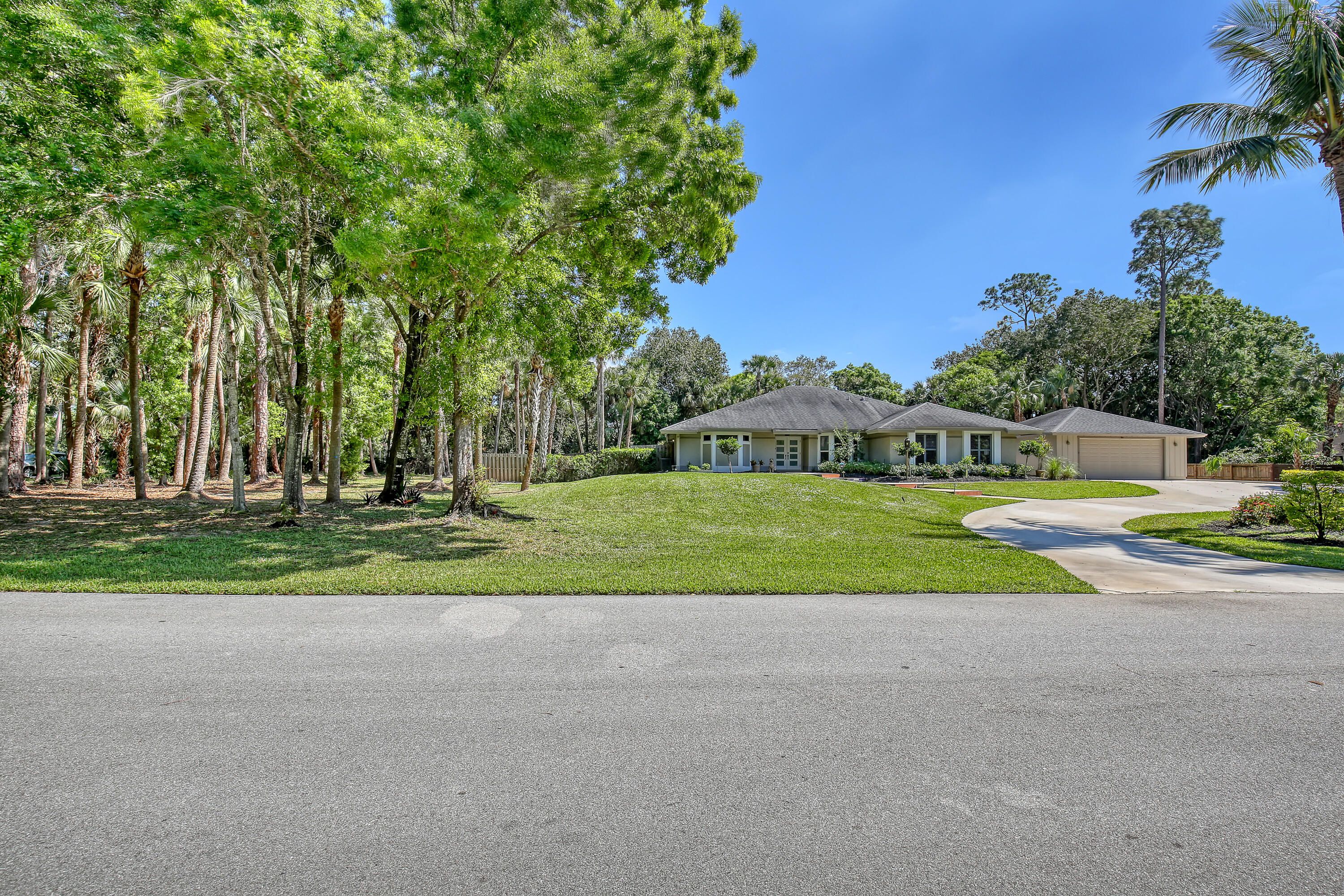 8552 Thousand Pines Circle