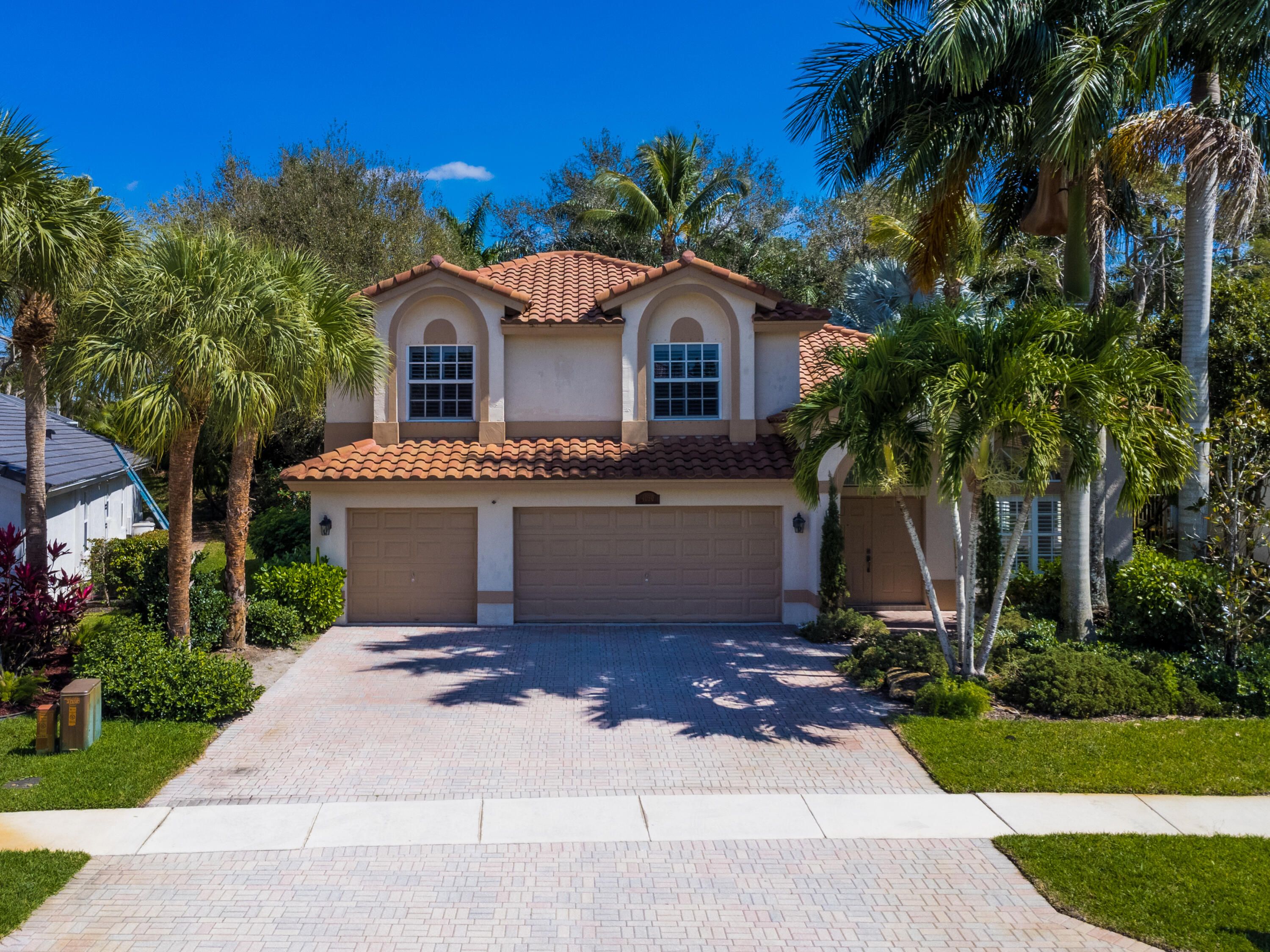 Properties 4050 Bahia Isle Circle