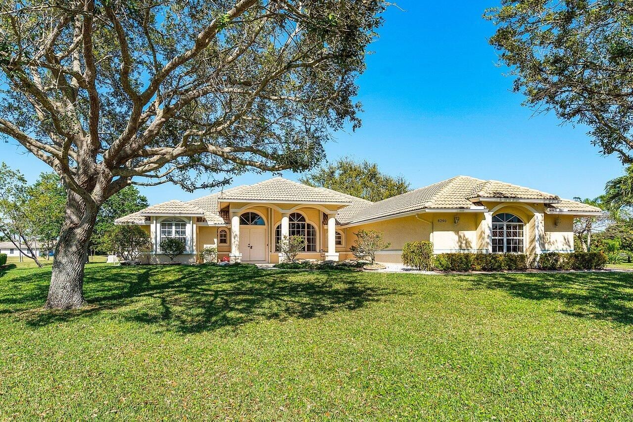 8290 N Mizzen Drive