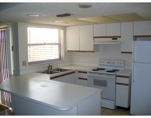 Properties 13972 Folkstone Circle