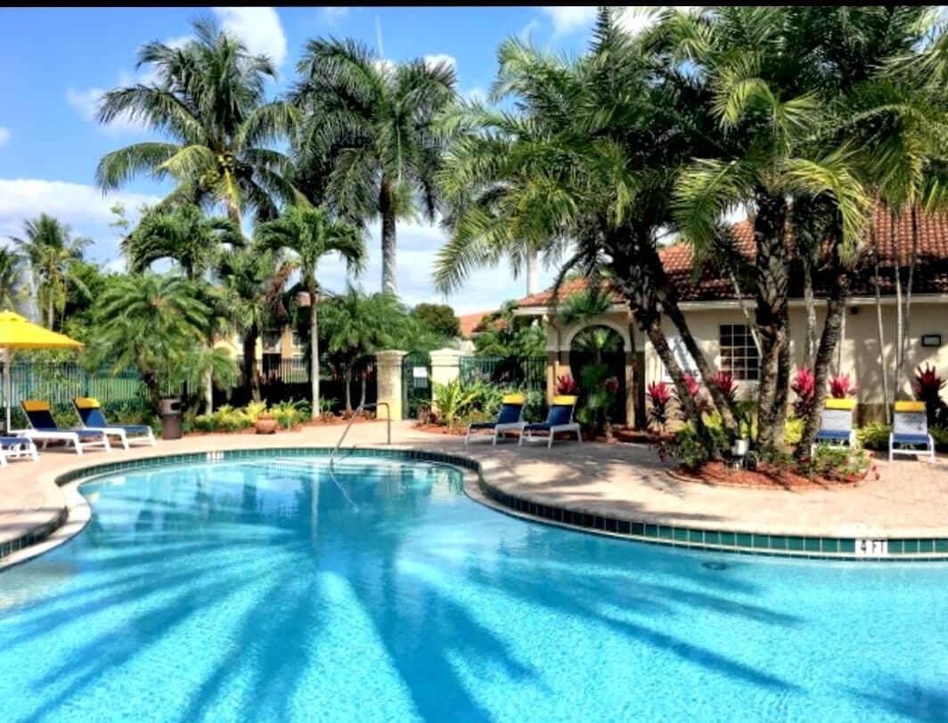 15175 Michelangelo Boulevard