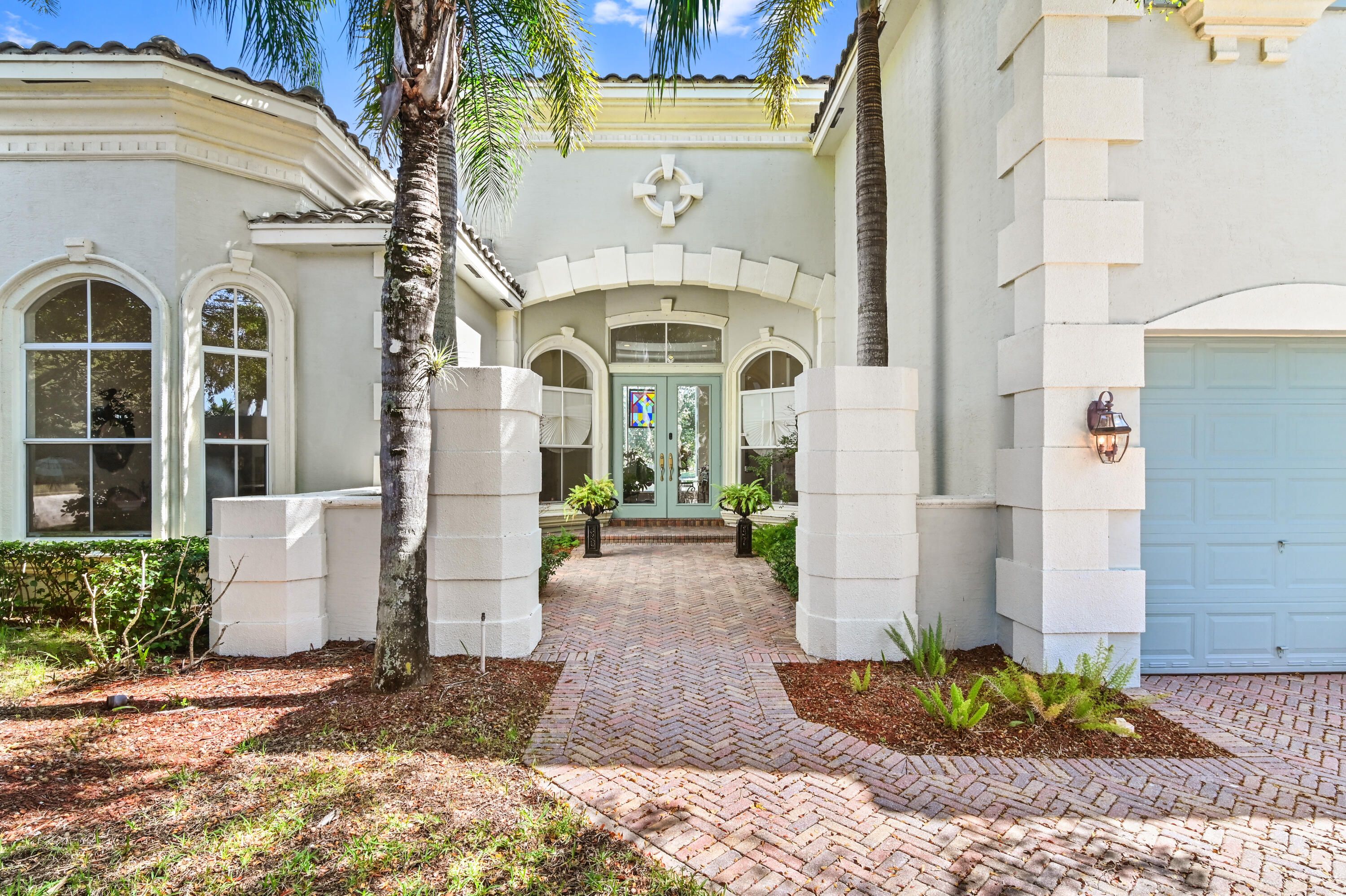 Properties 2162 Stotesbury Way