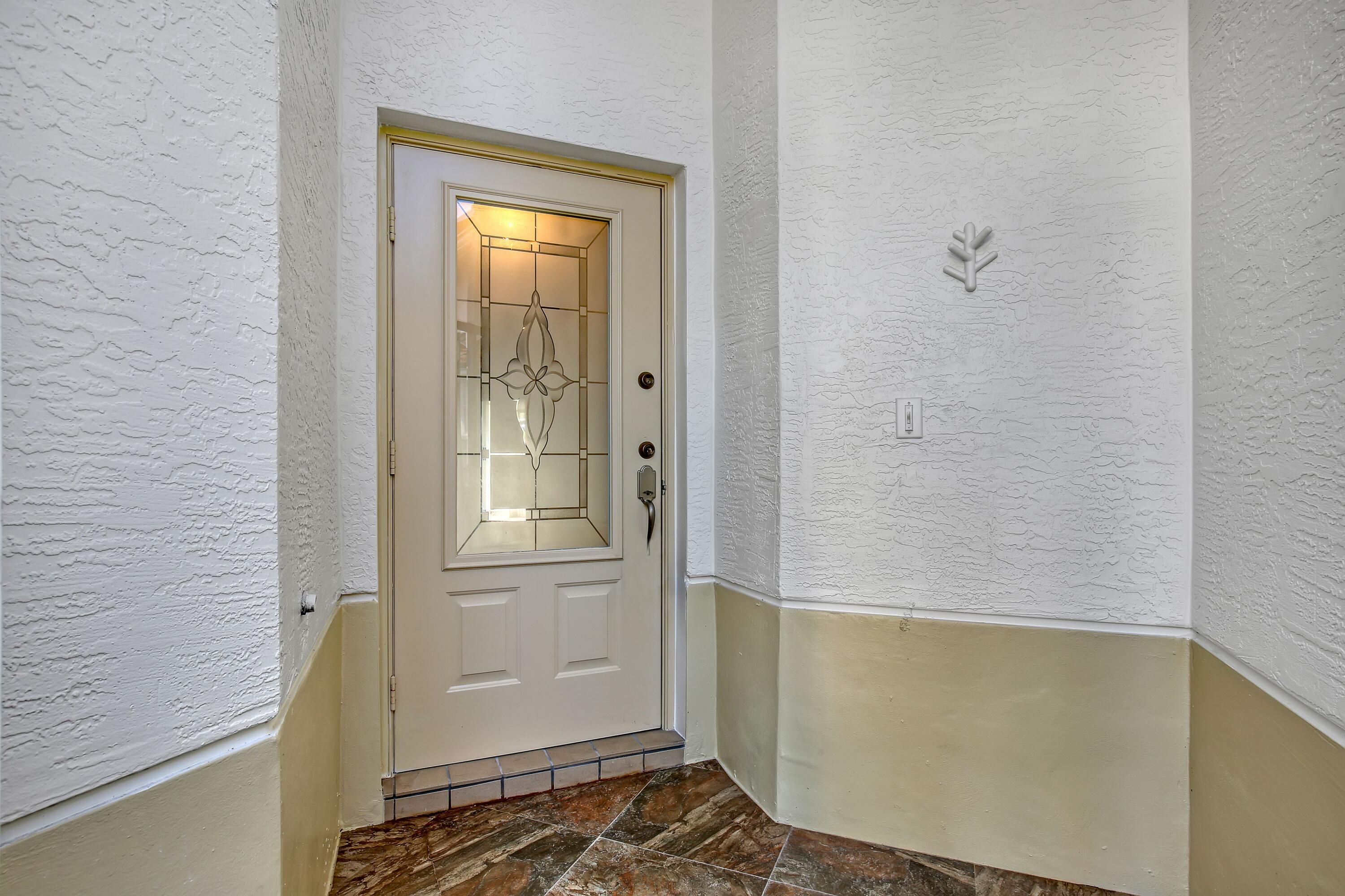 6152 Floral Lakes Drive