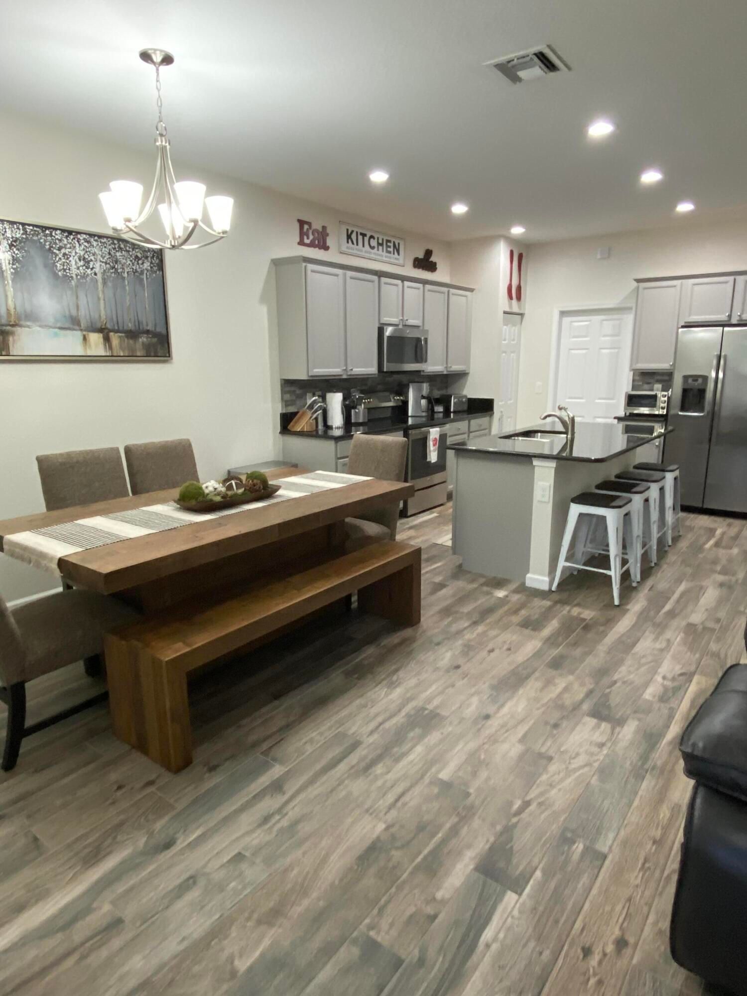 Properties 10324 Wellington Parc Drive