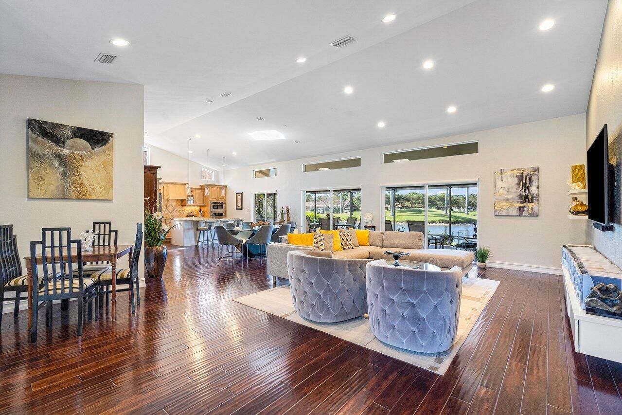 5621 Willow Creek Lane