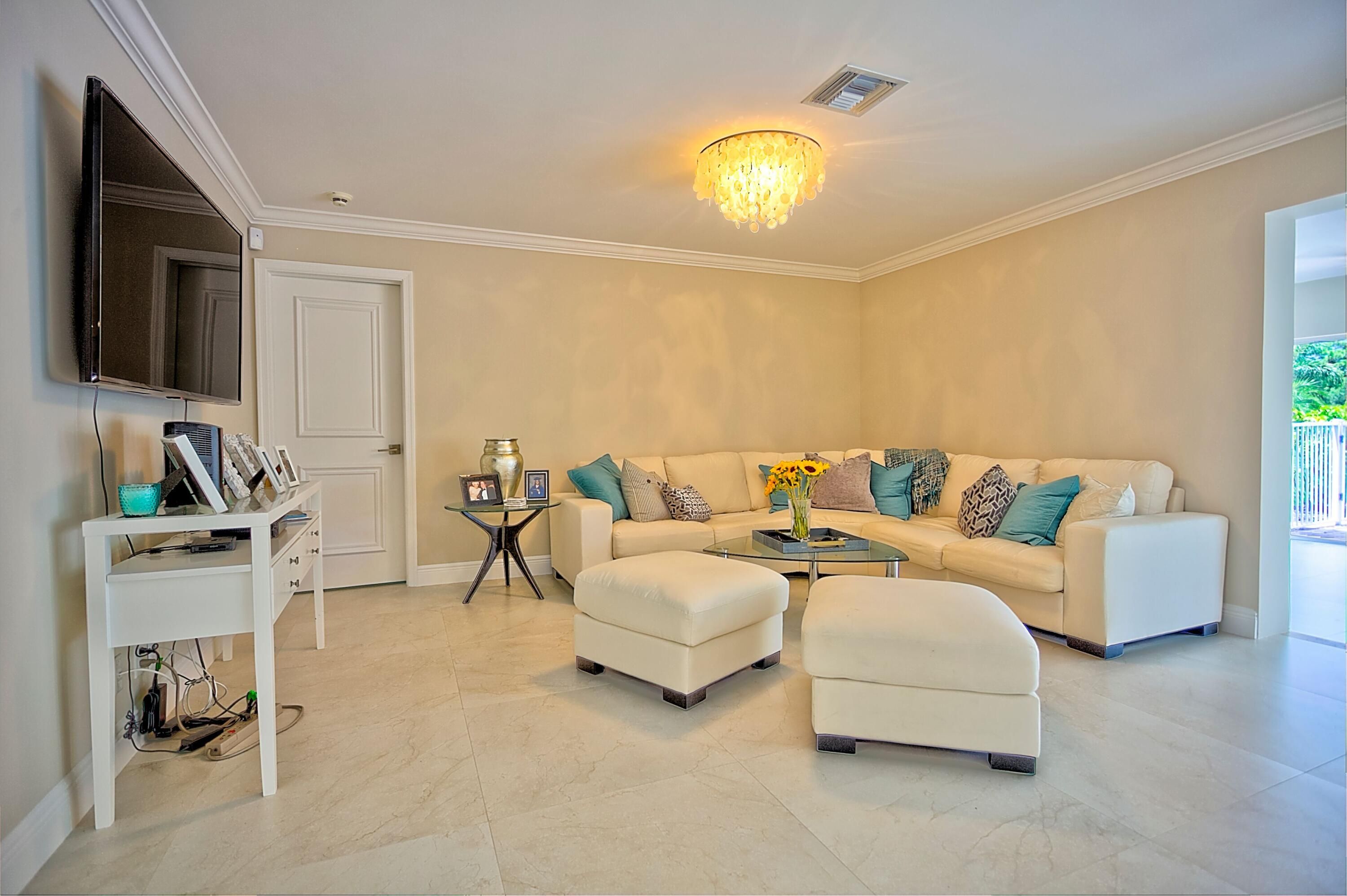 455 S Country Club Drive