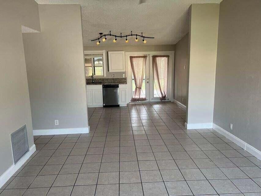 Properties 1068 Grandview Circle