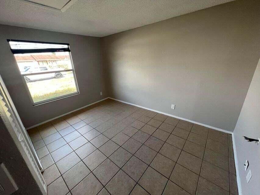 Properties 1068 Grandview Circle