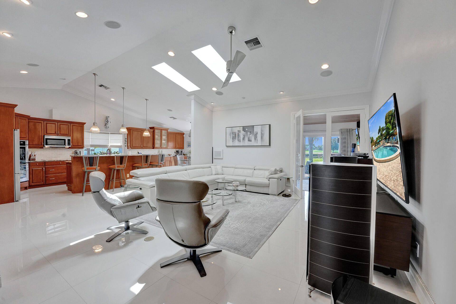 5711 Willow Creek Lane